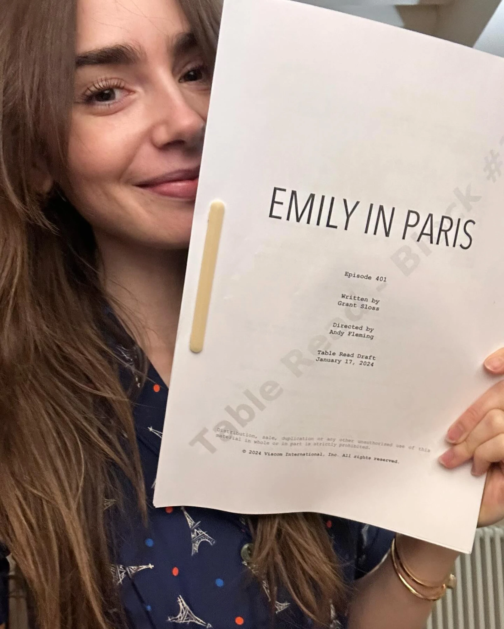 Лілі Коллінз у серіалі «Емілі в Парижі» 
