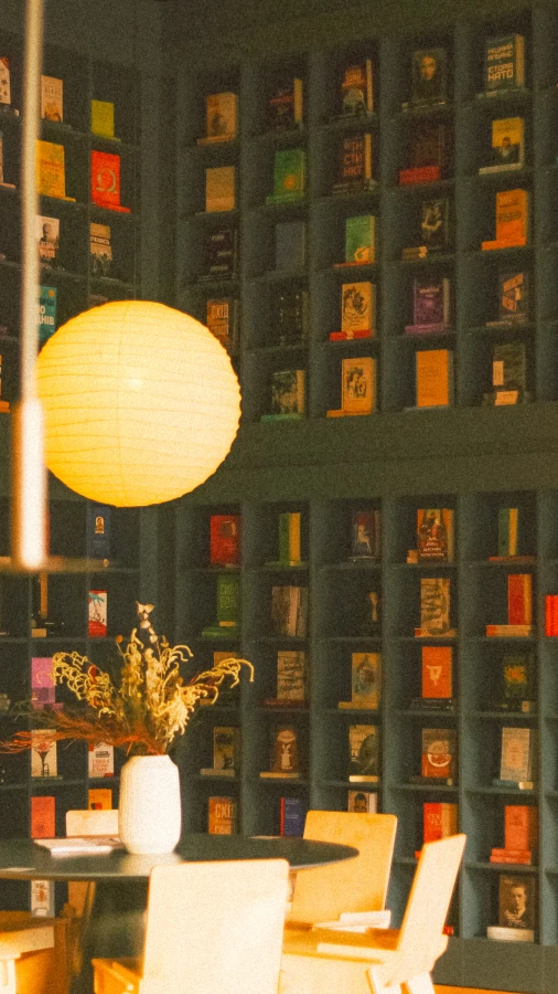 Що варто знати про «Сенс» на Хрещатику — одну з найпопулярніших книгарень Києва 