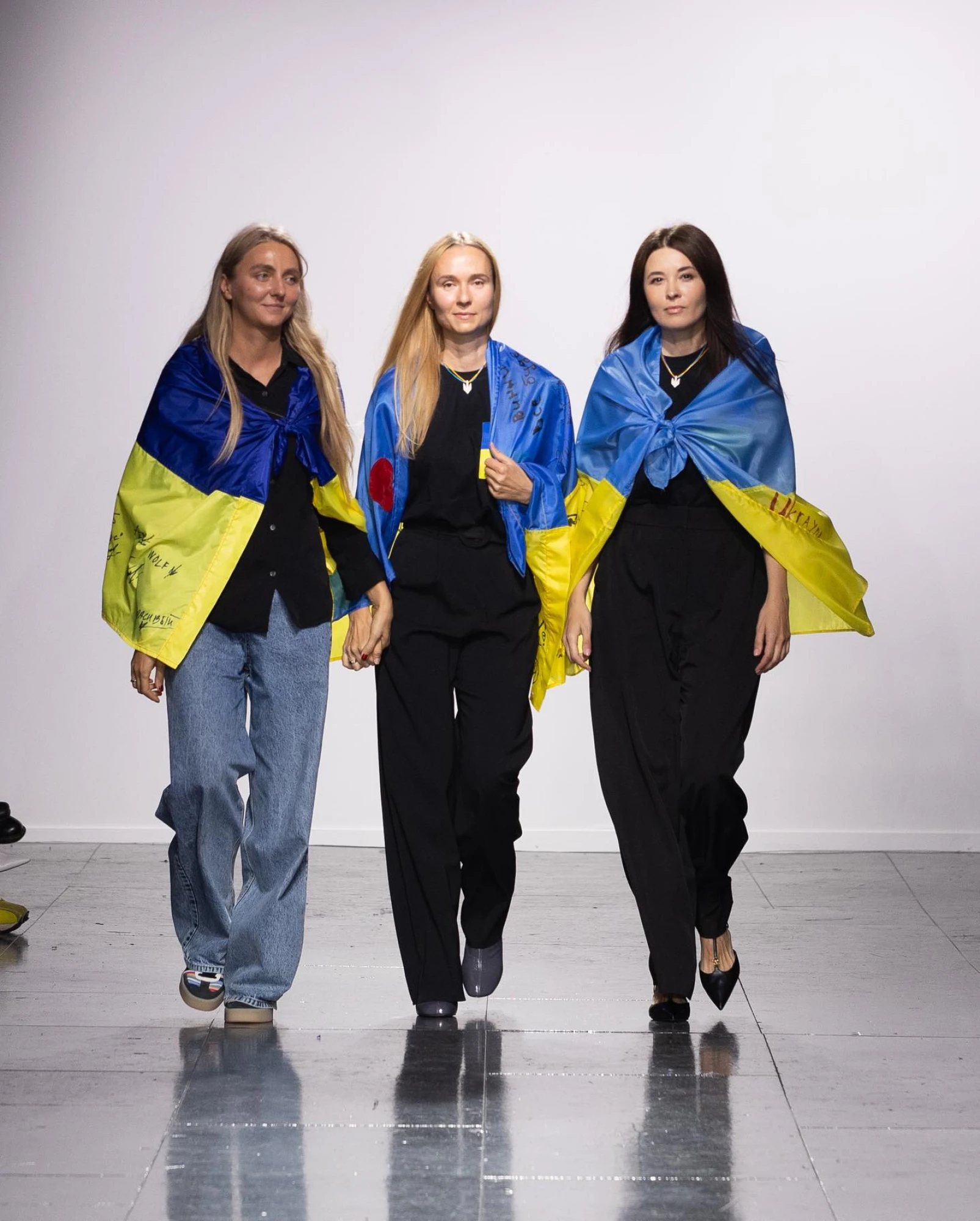 програму Ukrainian Fashion Week SS'25