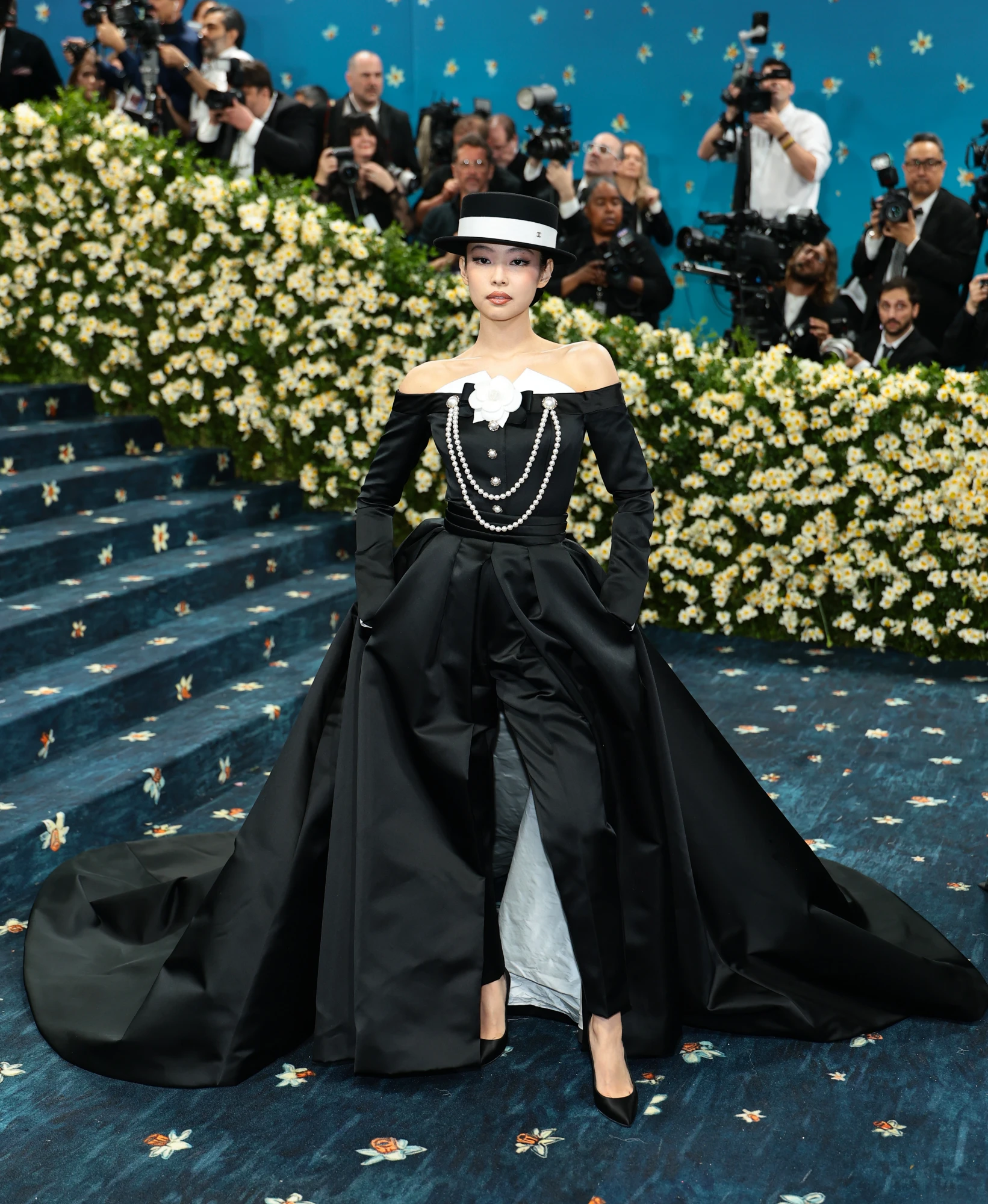 Найкрасивіші образи балу Інституту костюма Met Gala 2025