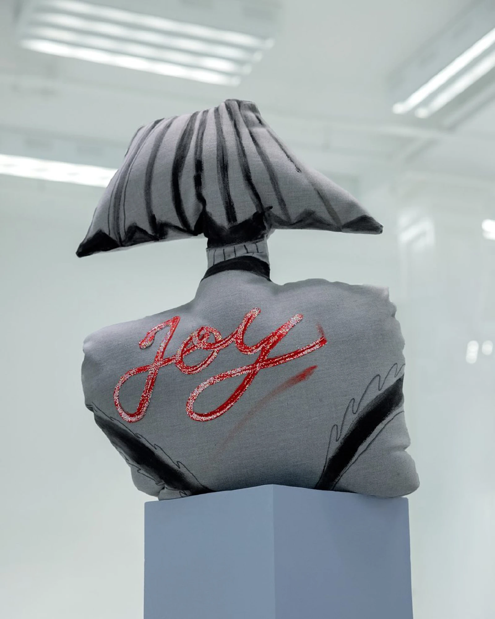 Acne Studios презентував колаборацію з американським художником Джонатаном Ліндоном Чейзом 