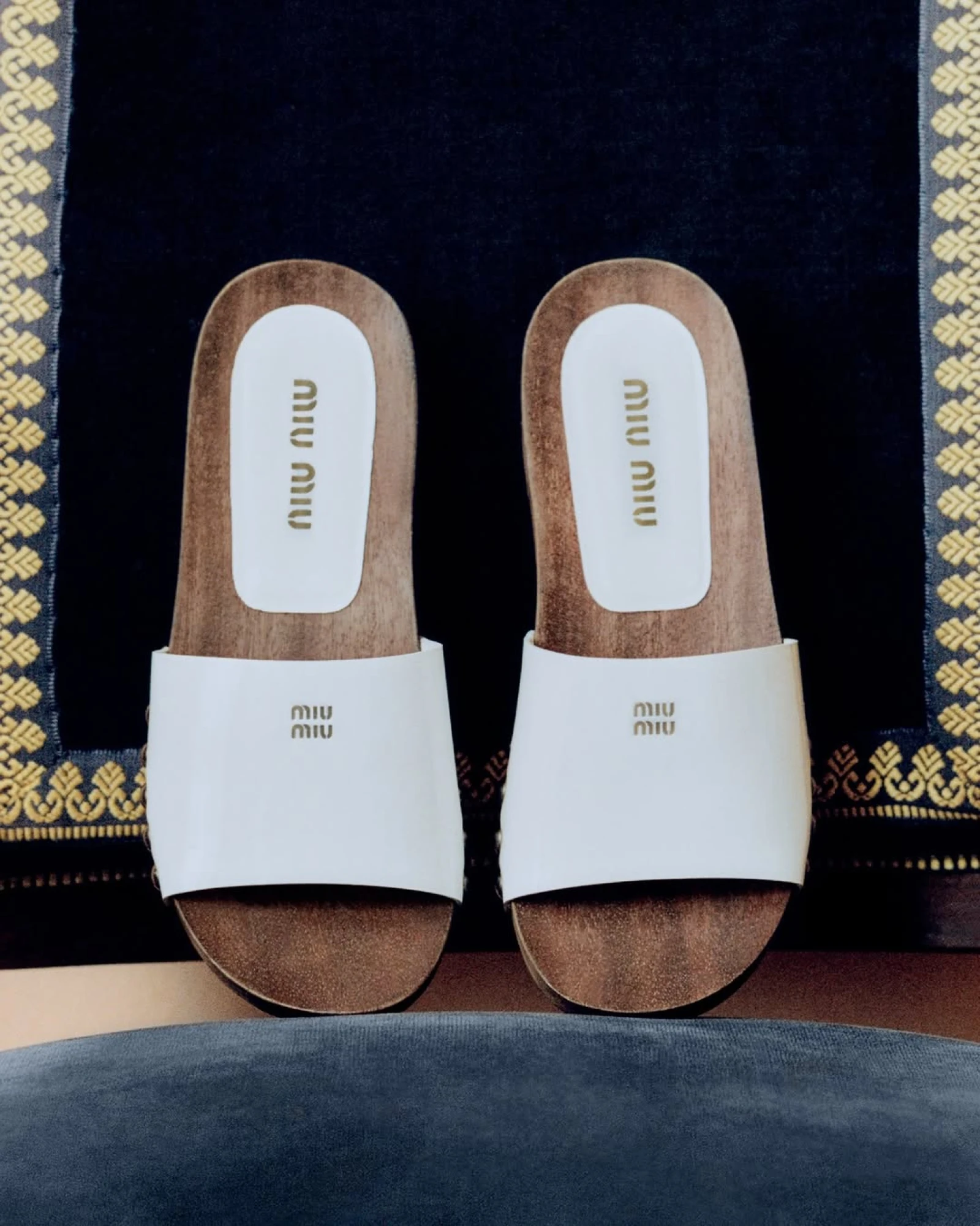 Клоги Miu Miu 