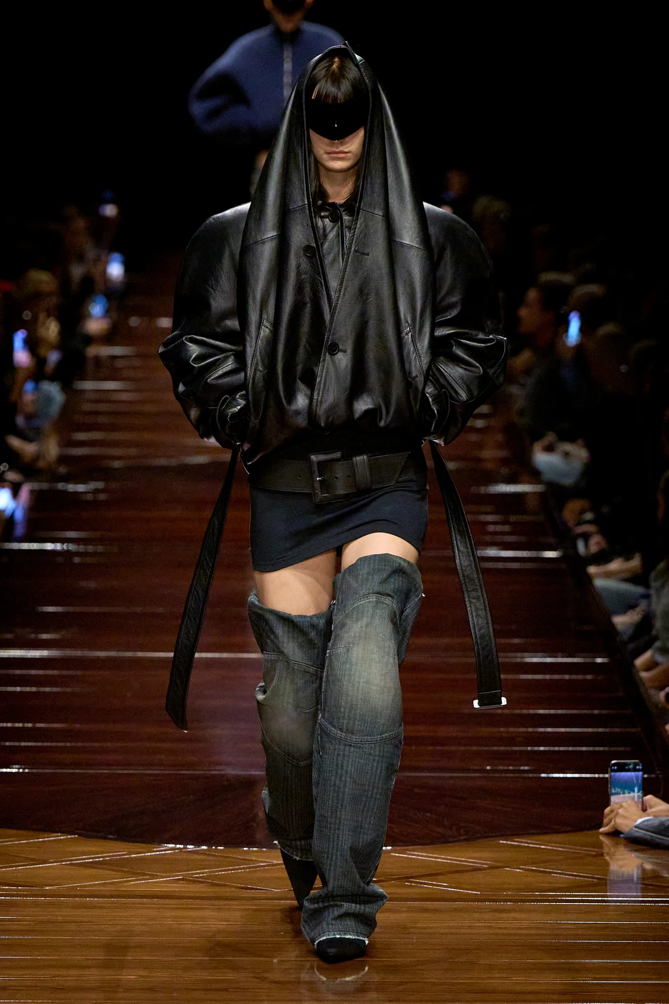 BALENCIAGA ВЕСНА-ЛІТО — 2025