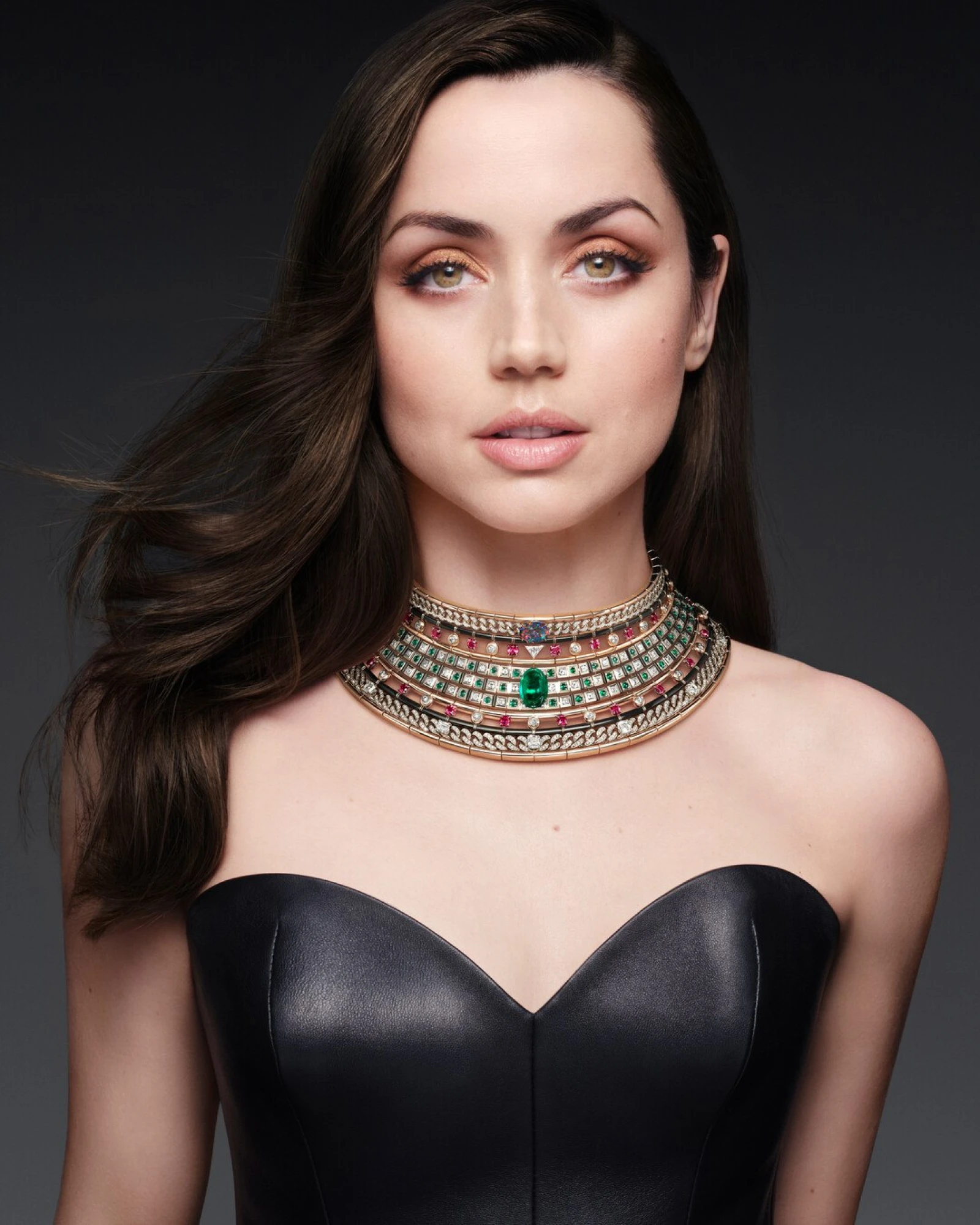 Ана де Армас у новій рекламній кампанії Louis Vuitton High Jewelry 