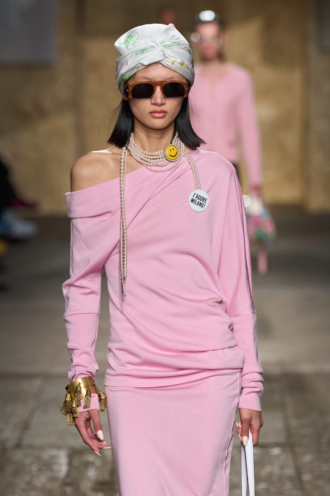 Перли в колекції MOSCHINO ВЕСНА-ЛІТО — 2025