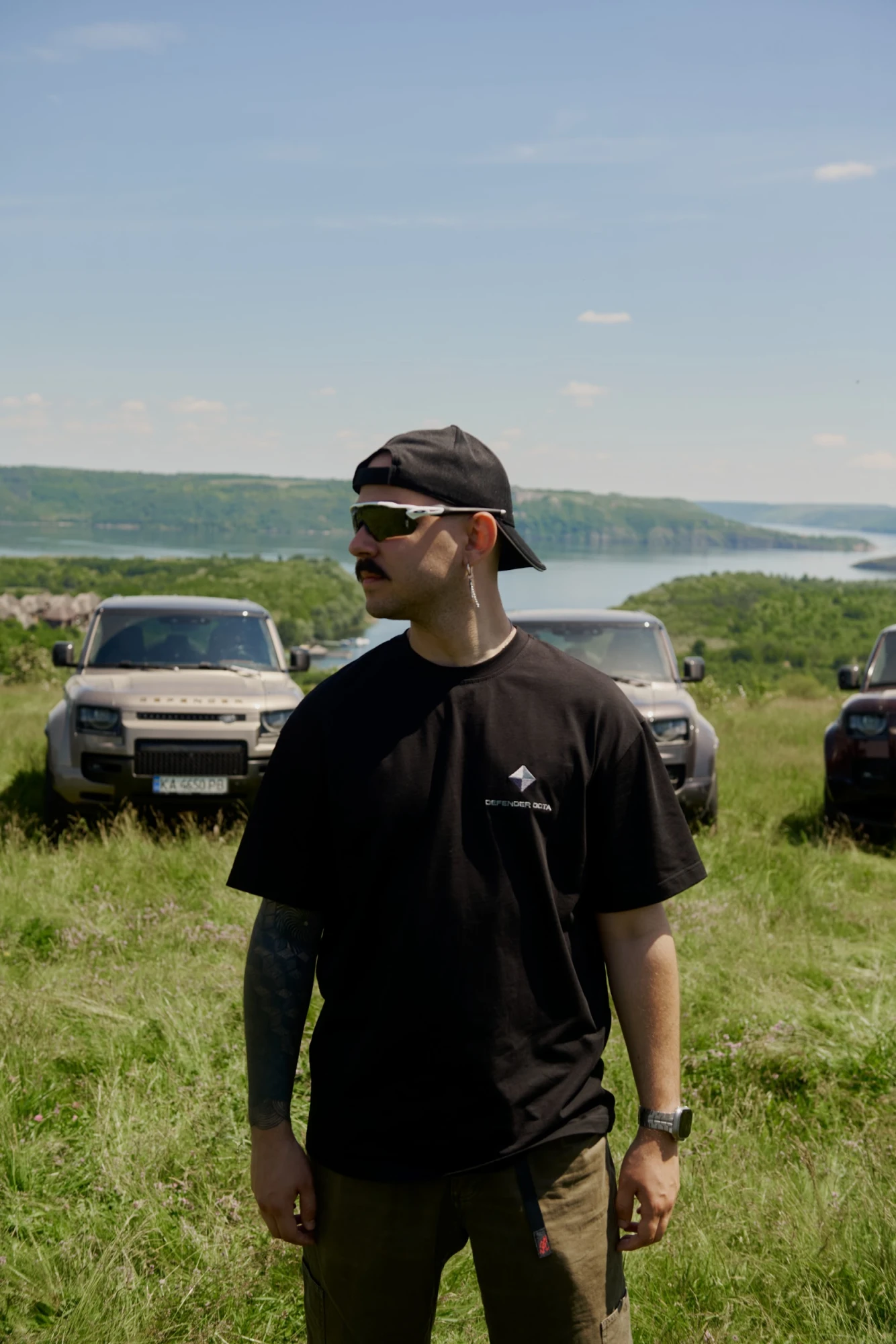 Вячеслав Дрофа (OTOY) у подорожі з Land Rover Defender OCTA