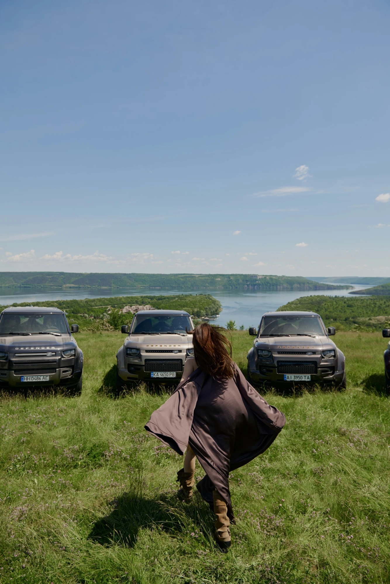 Христина Остапчук у подорожі з Land Rover Defender OCTA