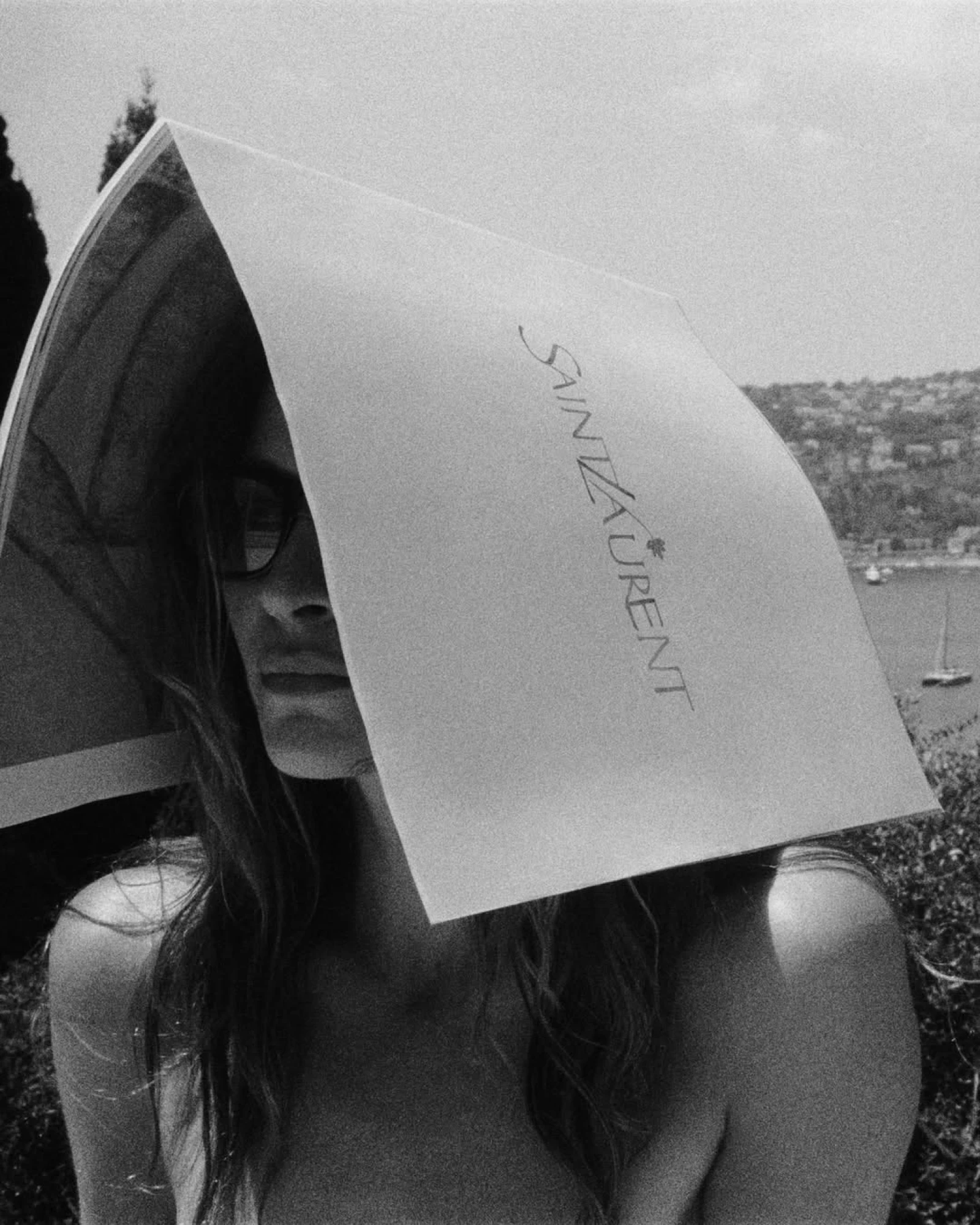 Saint Laurent представив нову рекламну кампанію Shades of Summer