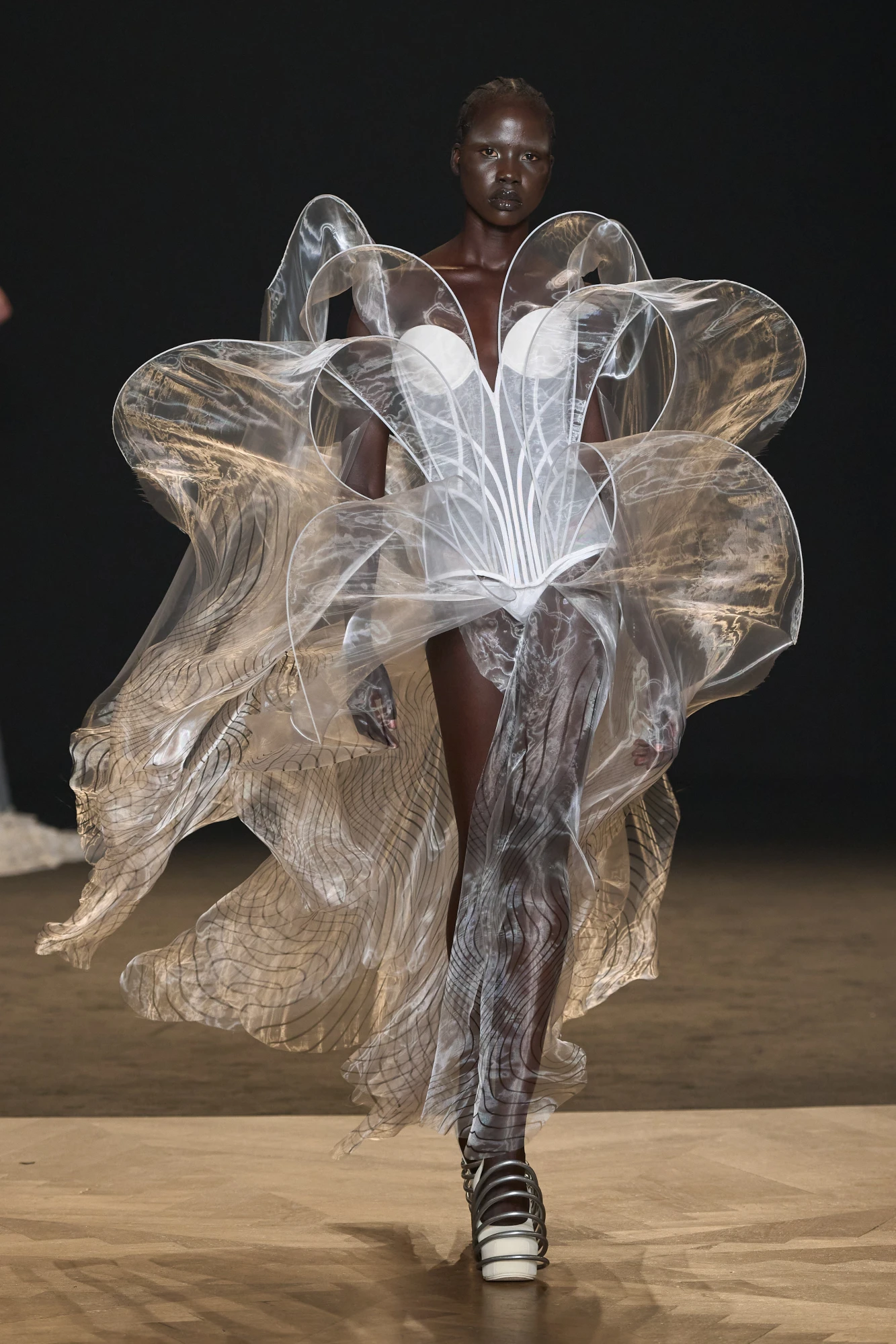 Iris Van Herpen haute couture осінь-зима — 2025/26