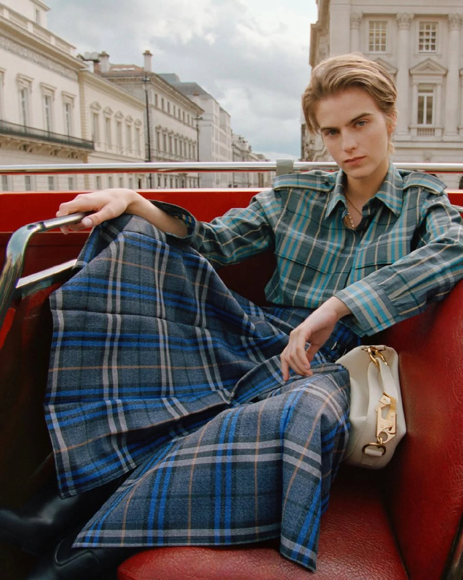 Рекламна кампанія Burberry осінь-2025 Back to the City