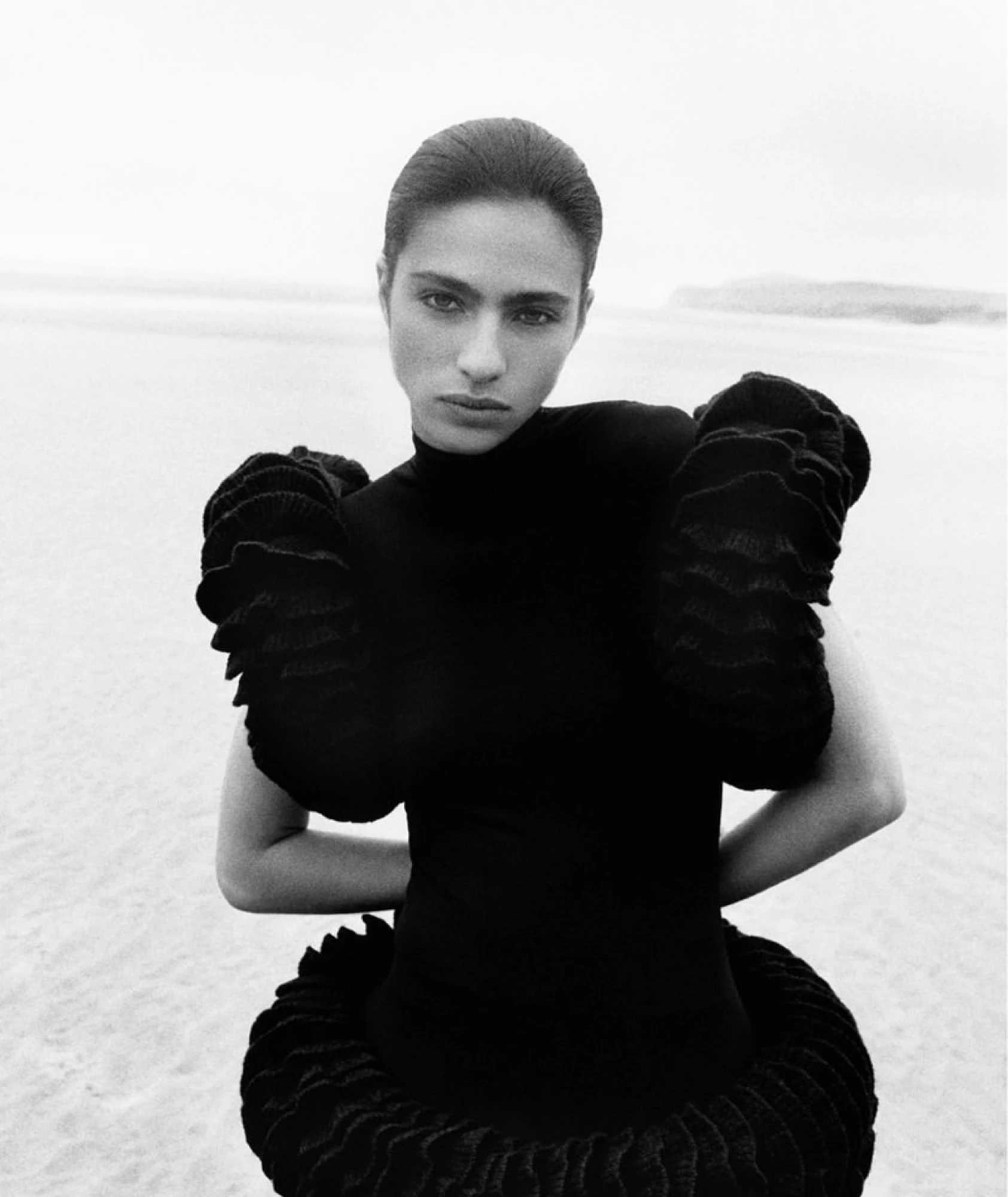 Alaïa перетворює моду на кіно: нова кампанія літо-осінь — 2025