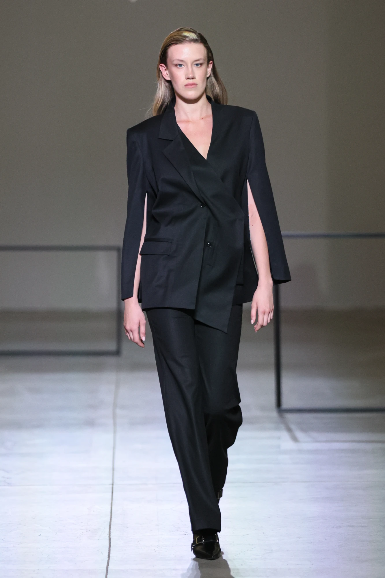 Показ JULIYA KROS на Ukrainian Fashion Week сезону весна-літо 2026
