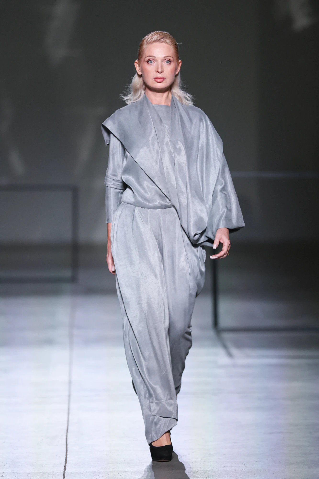 Показ JULIYA KROS на Ukrainian Fashion Week сезону весна-літо 2026