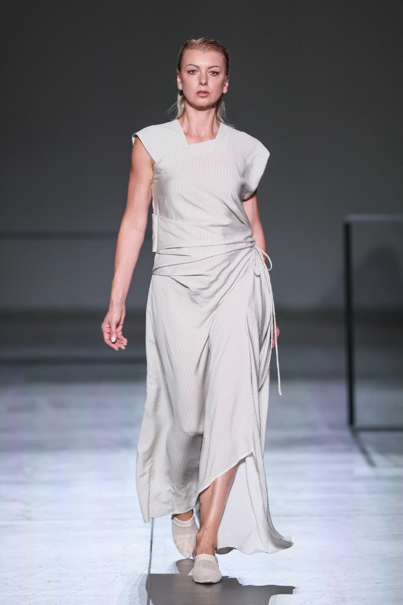 Показ JULIYA KROS на Ukrainian Fashion Week сезону весна-літо 2026