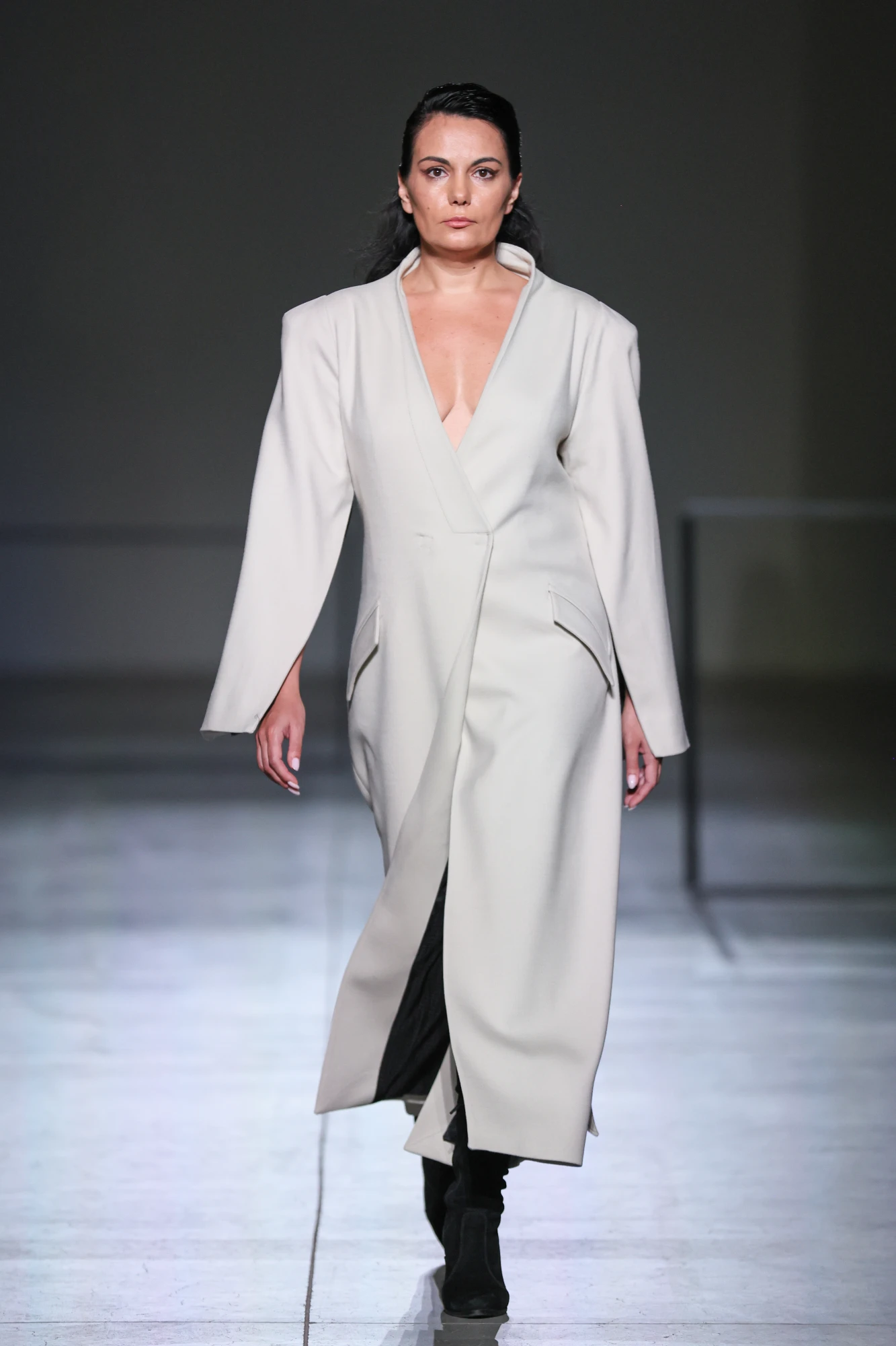 Показ JULIYA KROS на Ukrainian Fashion Week сезону весна-літо 2026