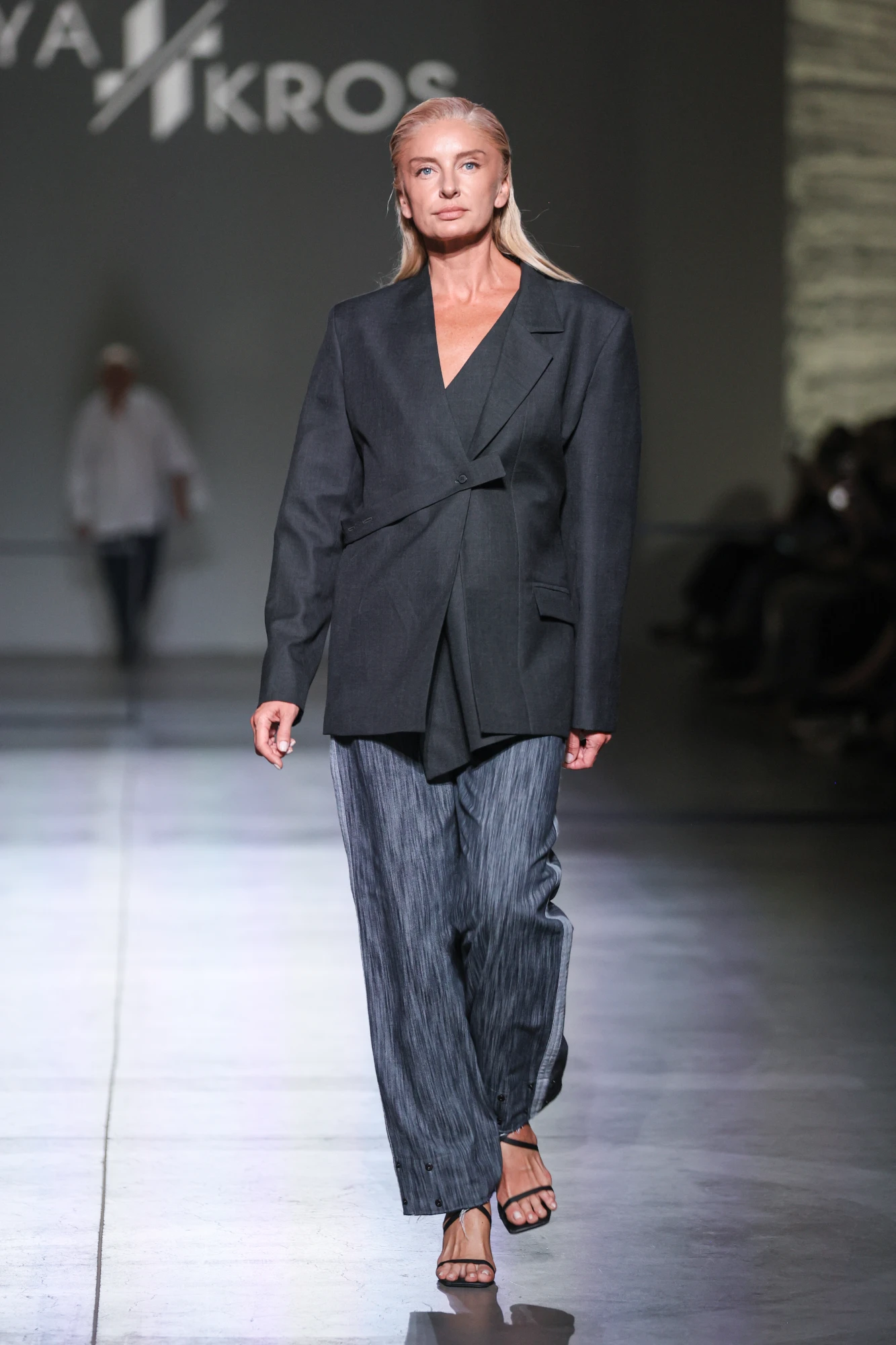 Показ JULIYA KROS на Ukrainian Fashion Week сезону весна-літо 2026