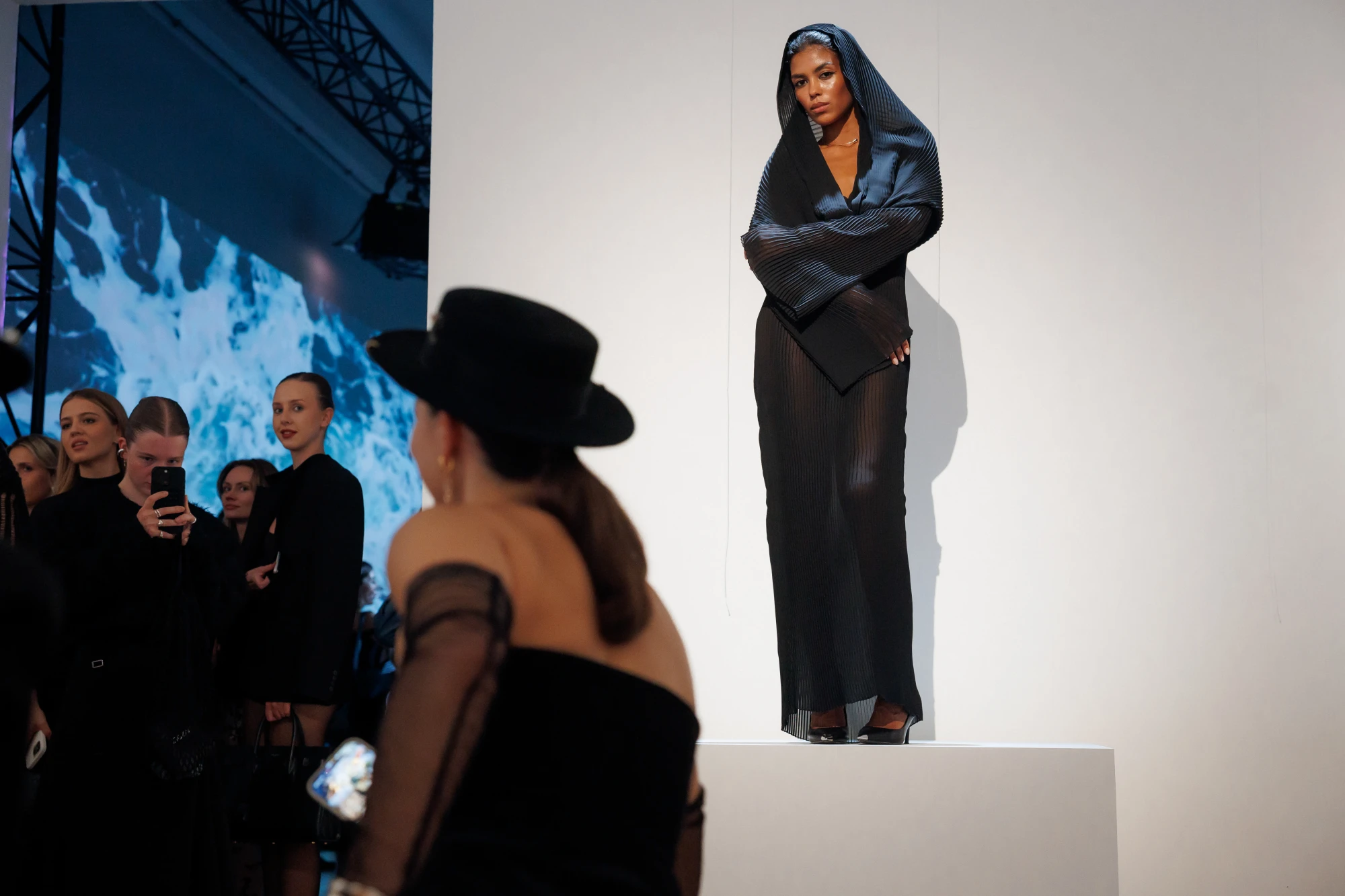 J’amemme підсвітлює жіночу силу в новій колекції Sa Lumière на Ukrainian Fashion Week
