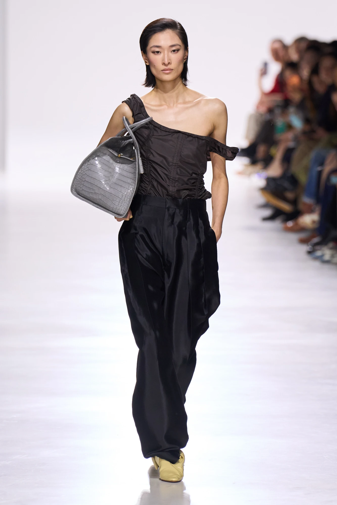 Bottega Veneta весна-літо — 2026: нова ера бренду на чолі з Луїз Троттер