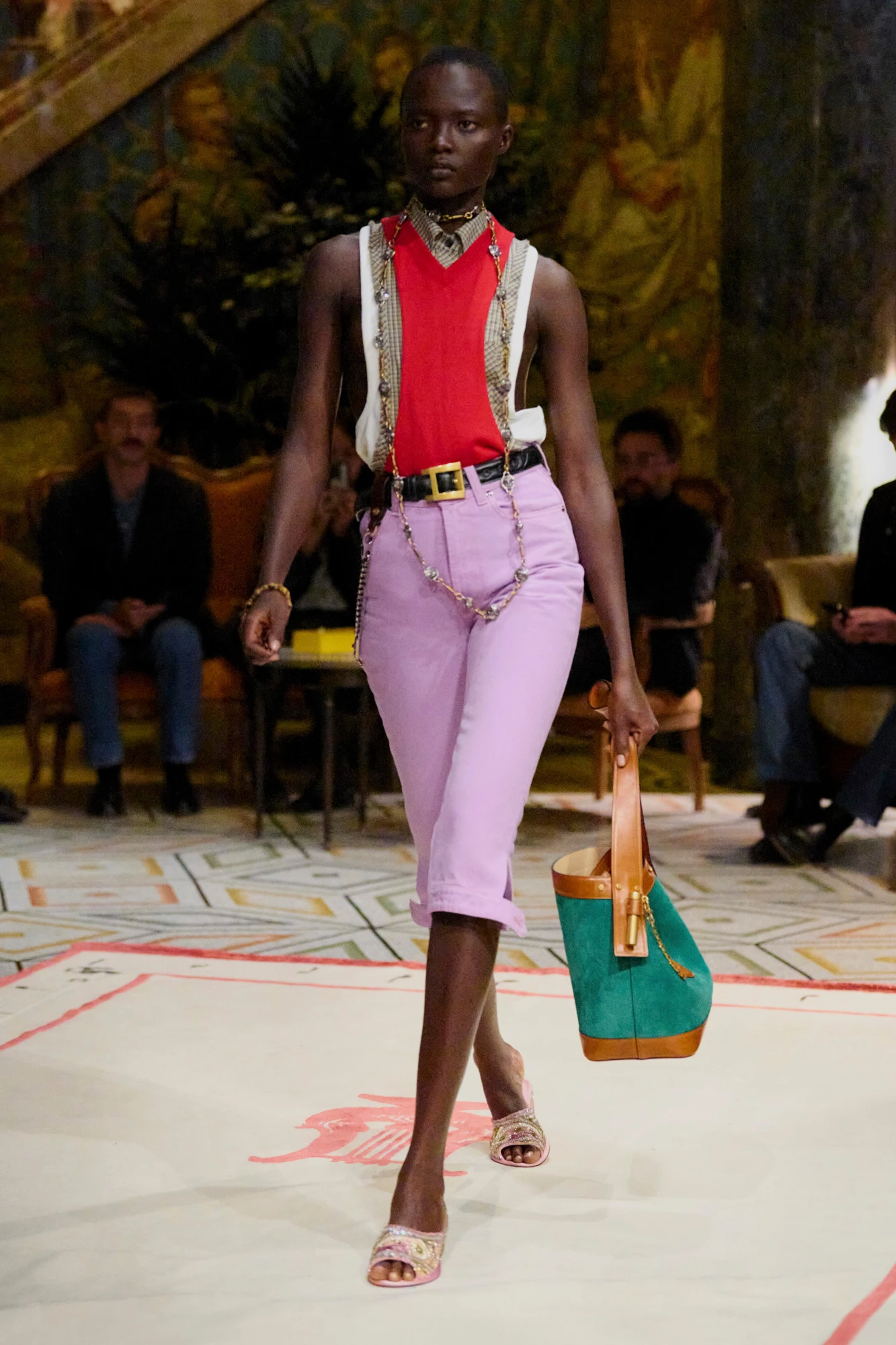 Versace весна-літо — 2026: як минув дебют нового креативного директора Даріо Вітале