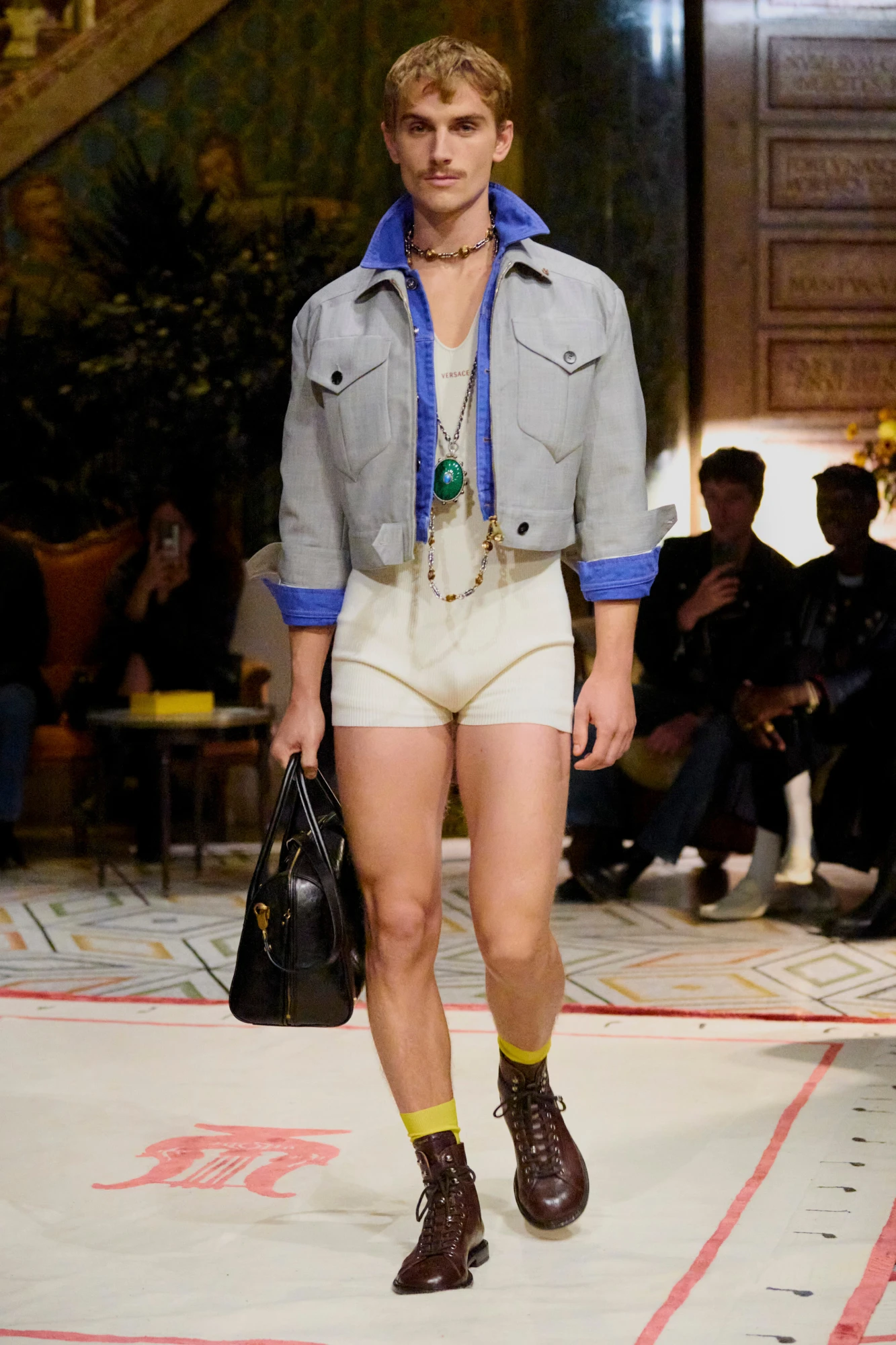 Versace весна-літо — 2026: як минув дебют нового креативного директора Даріо Вітале