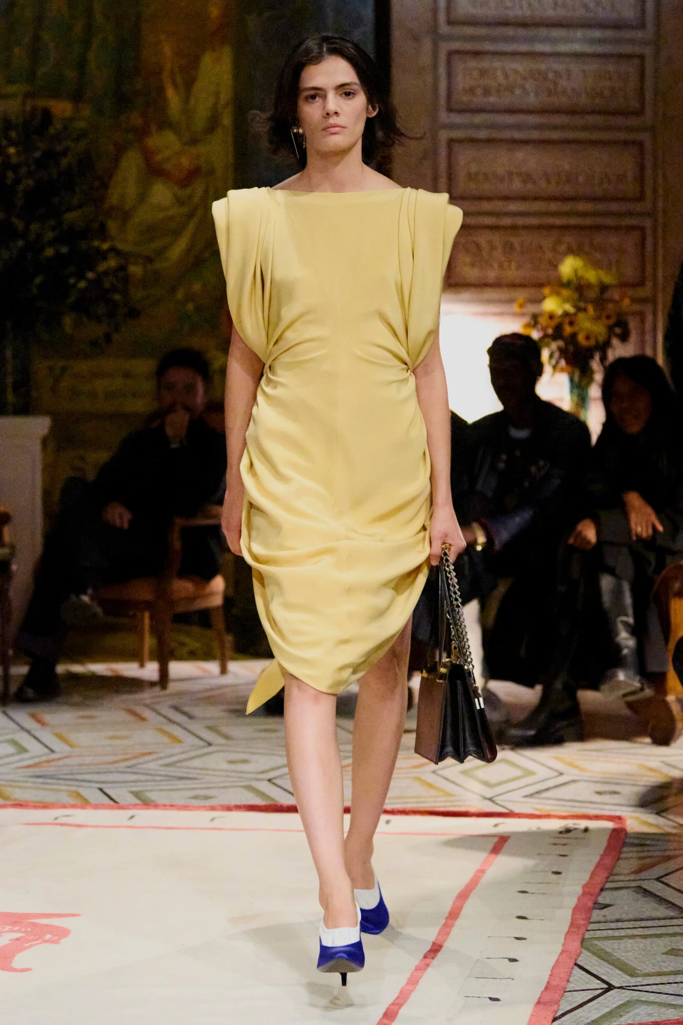 Versace весна-літо — 2026: як минув дебют нового креативного директора Даріо Вітале