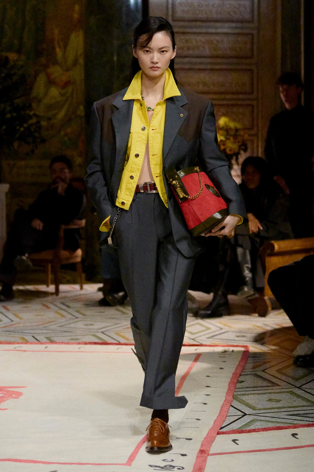 Versace весна-літо — 2026: як минув дебют нового креативного директора Даріо Вітале