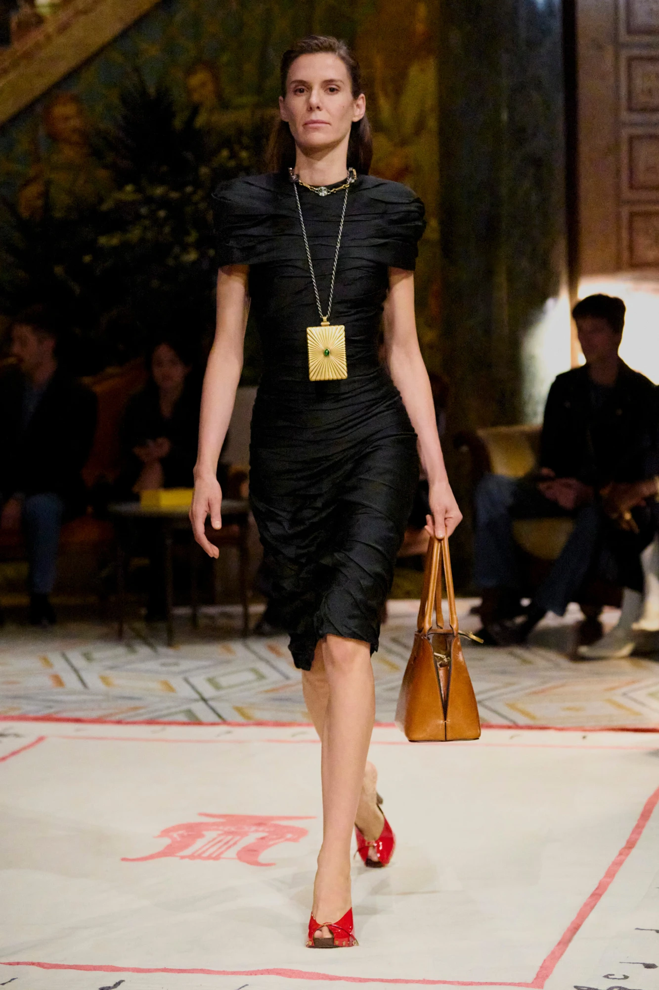 Versace весна-літо — 2026: як минув дебют нового креативного директора Даріо Вітале