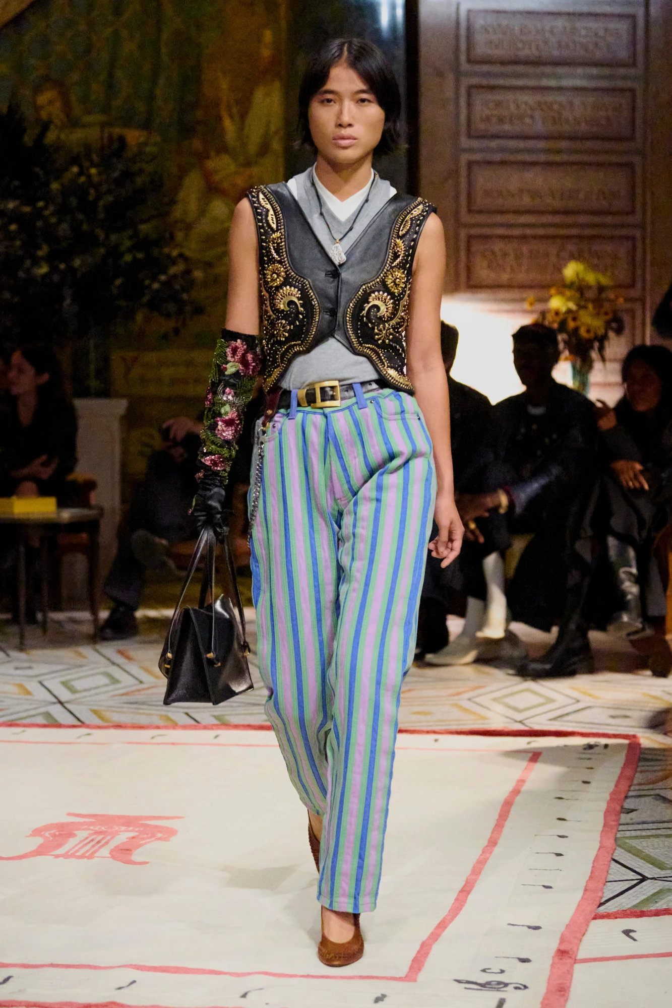 Versace весна-літо — 2026: як минув дебют нового креативного директора Даріо Вітале