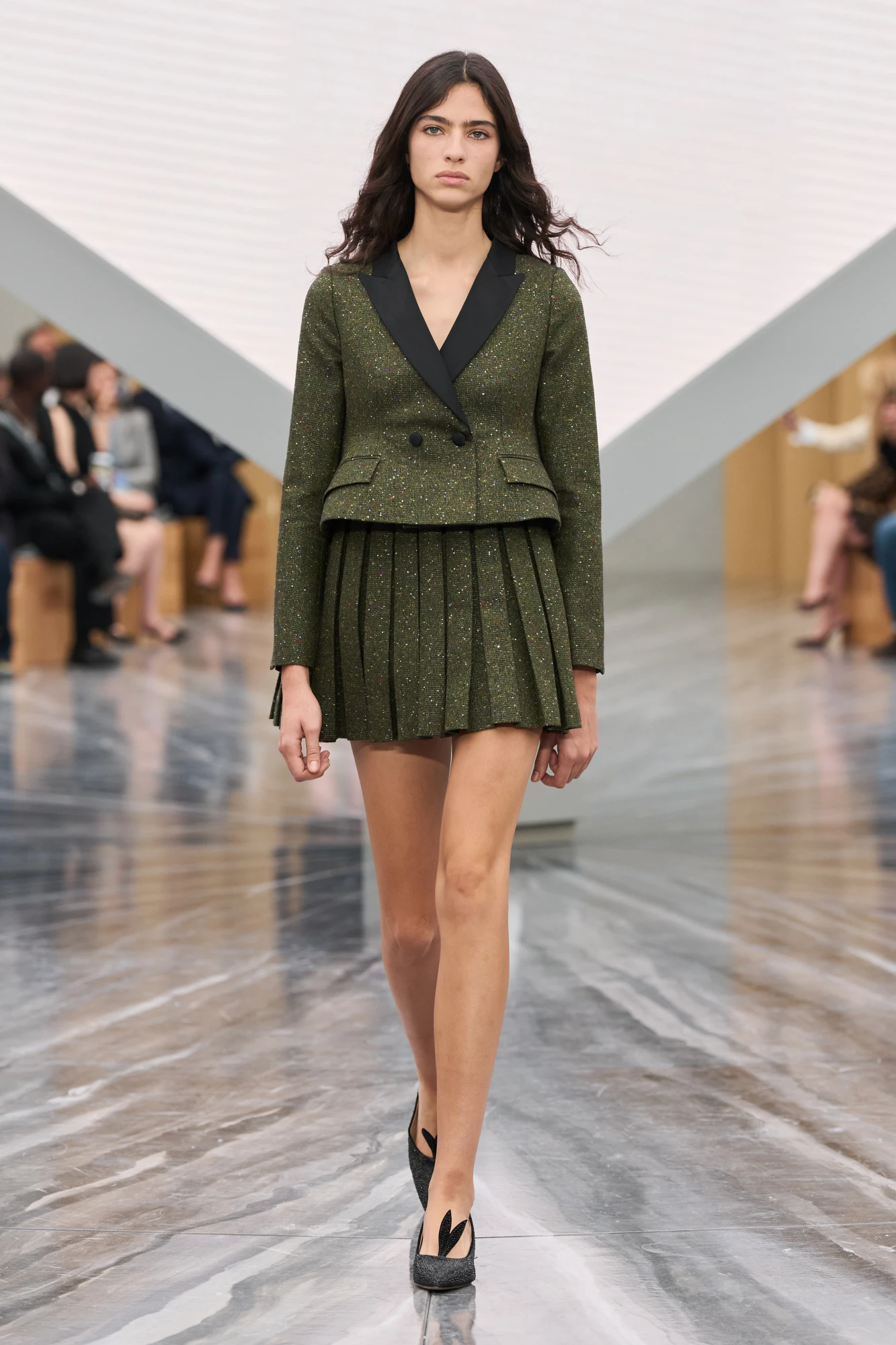 Christian Dior весна-літо — 2026: Джонатан Андерсон представив свою дебютну жіночу колекцію