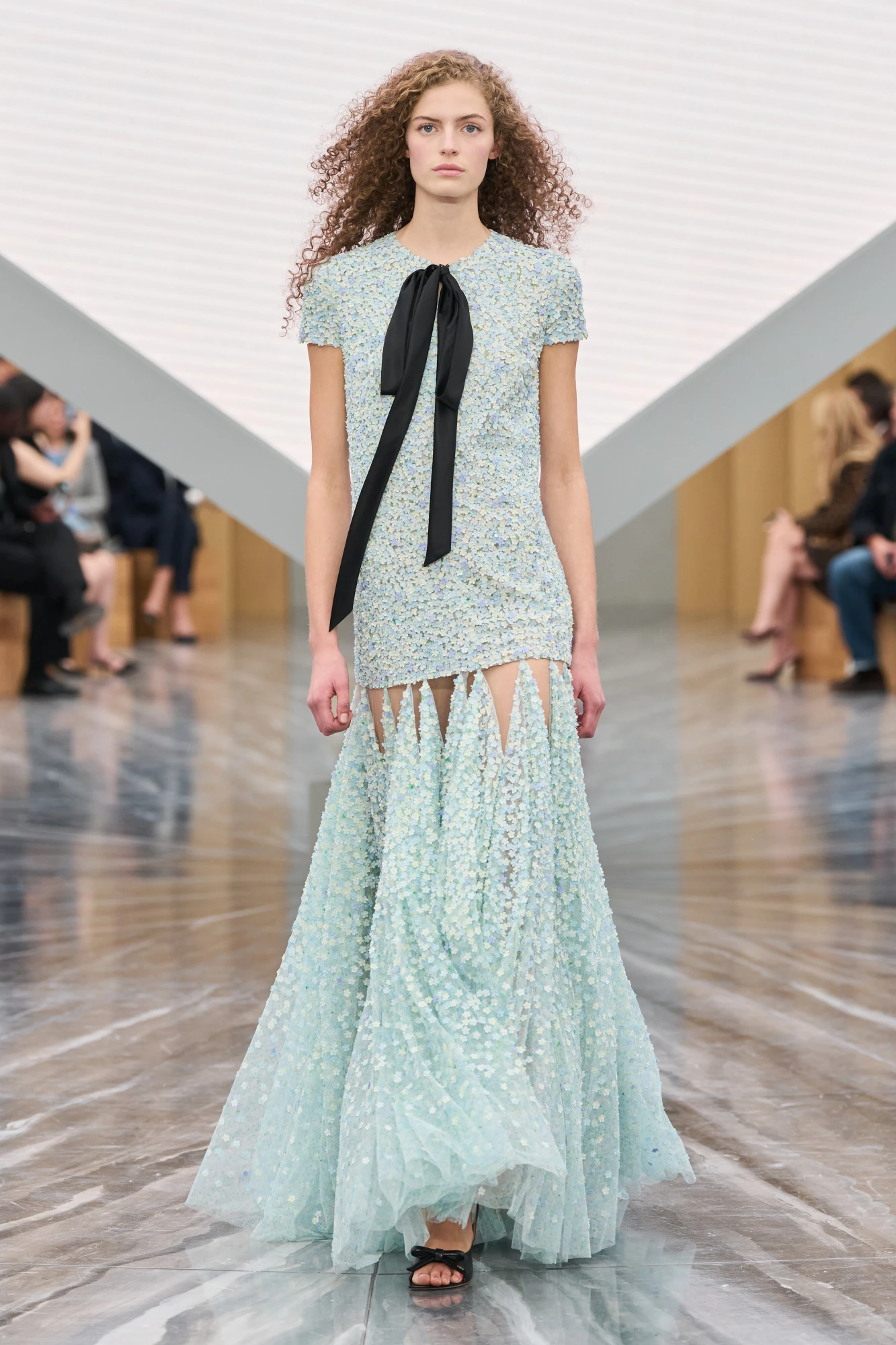 Christian Dior весна-літо — 2026: Джонатан Андерсон представив свою дебютну жіночу колекцію