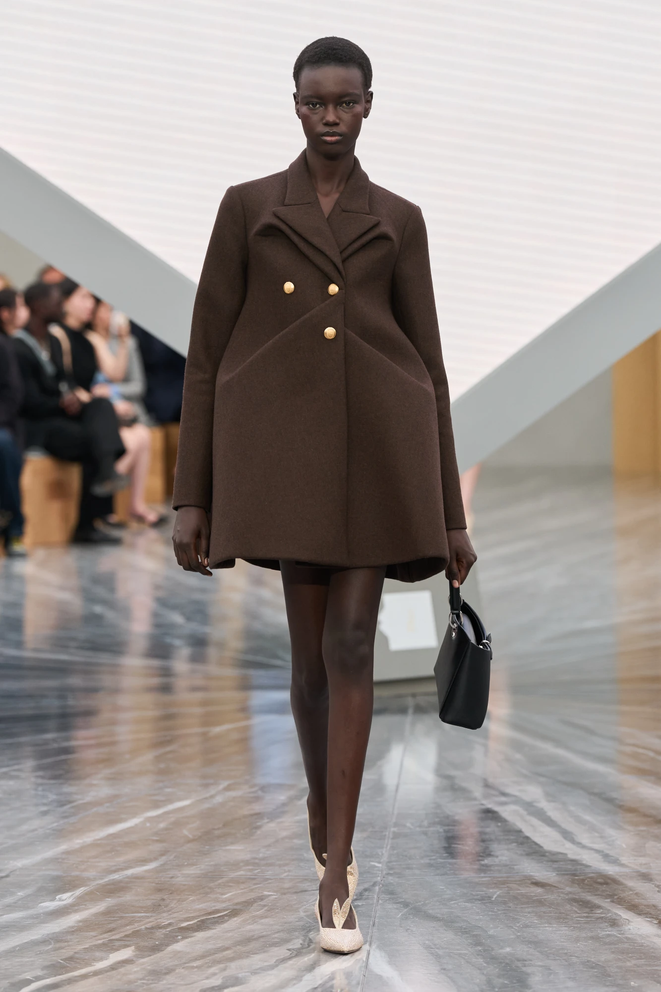 Christian Dior весна-літо — 2026: Джонатан Андерсон представив свою дебютну жіночу колекцію