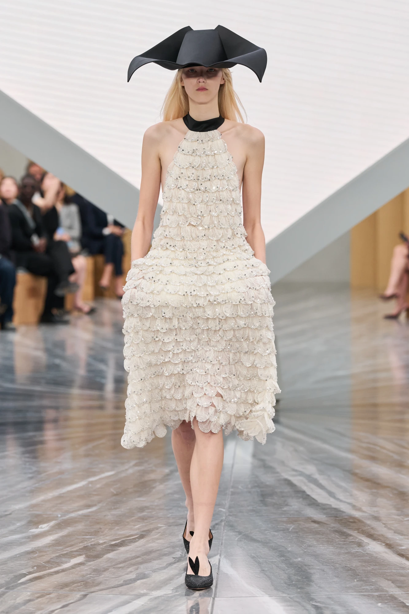 Christian Dior весна-літо — 2026: Джонатан Андерсон представив свою дебютну жіночу колекцію