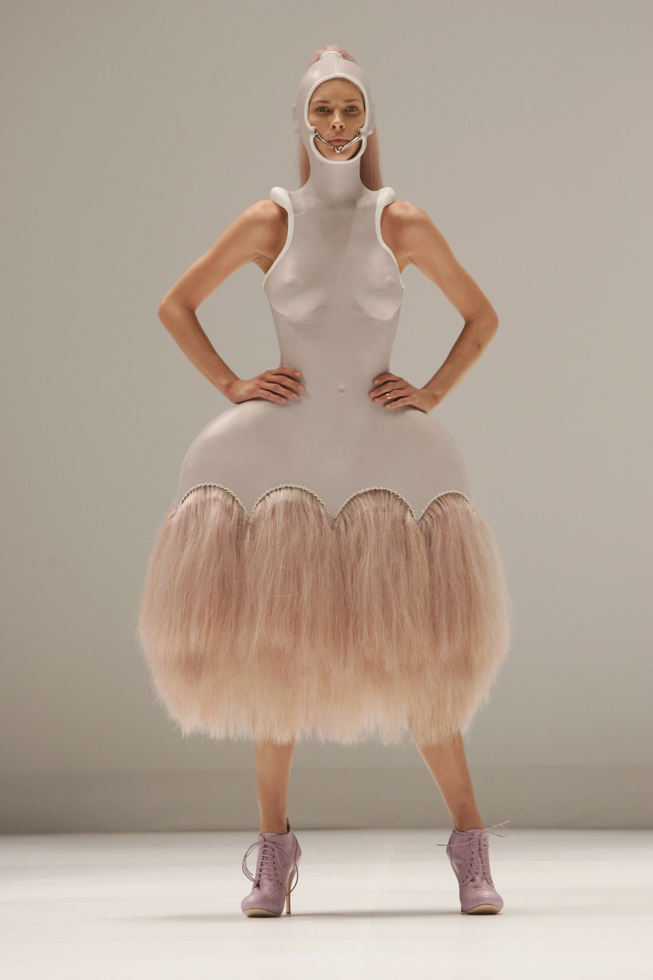 Alexander McQueen весна-літо — 2005