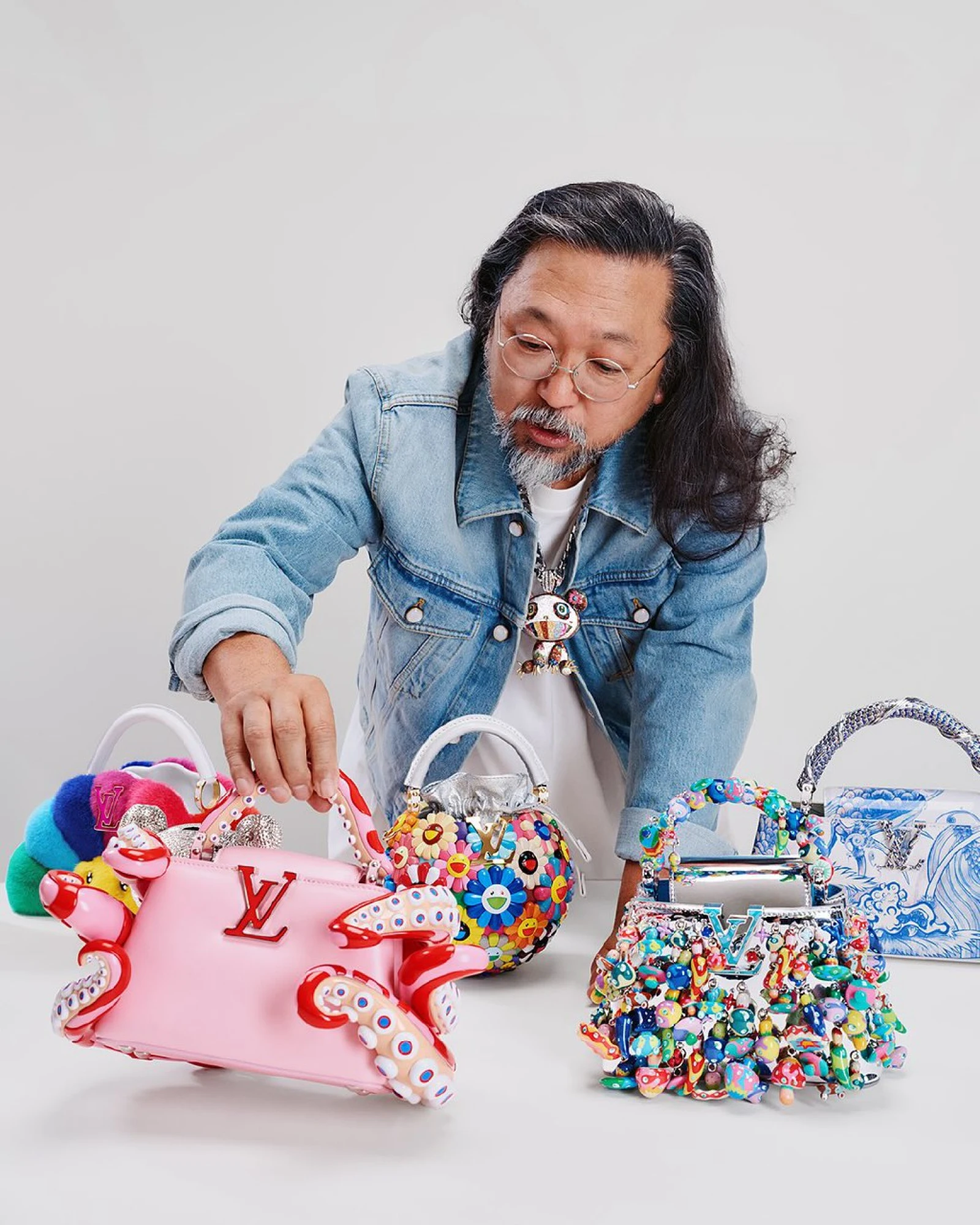 Louis Vuitton і Такасі Муракамі представили нову колекцію на ярмарці Art Basel у Парижі 