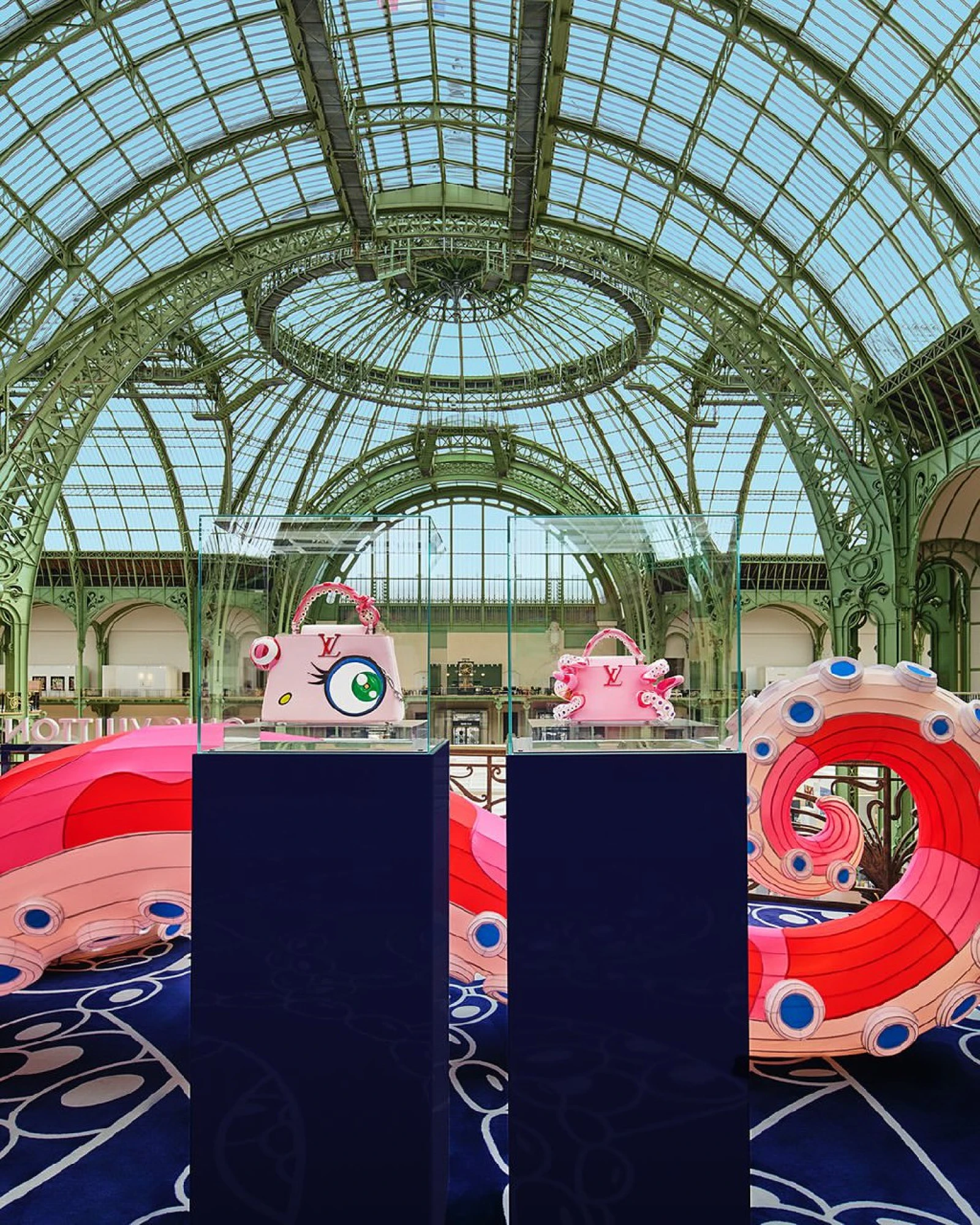Louis Vuitton і Такасі Муракамі представили нову колекцію на ярмарці Art Basel у Парижі 