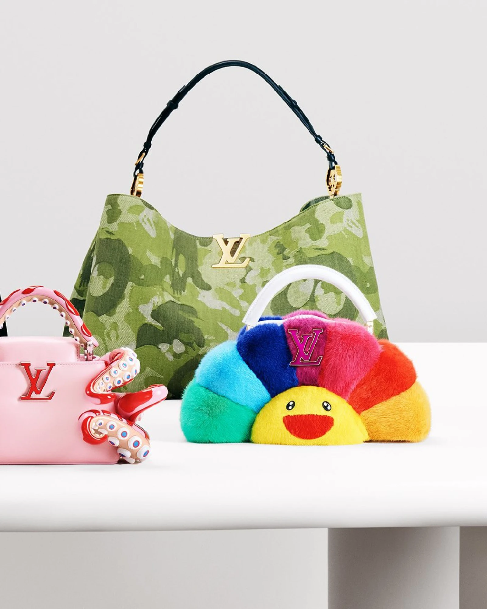 Louis Vuitton і Такасі Муракамі представили нову колекцію на ярмарці Art Basel у Парижі 