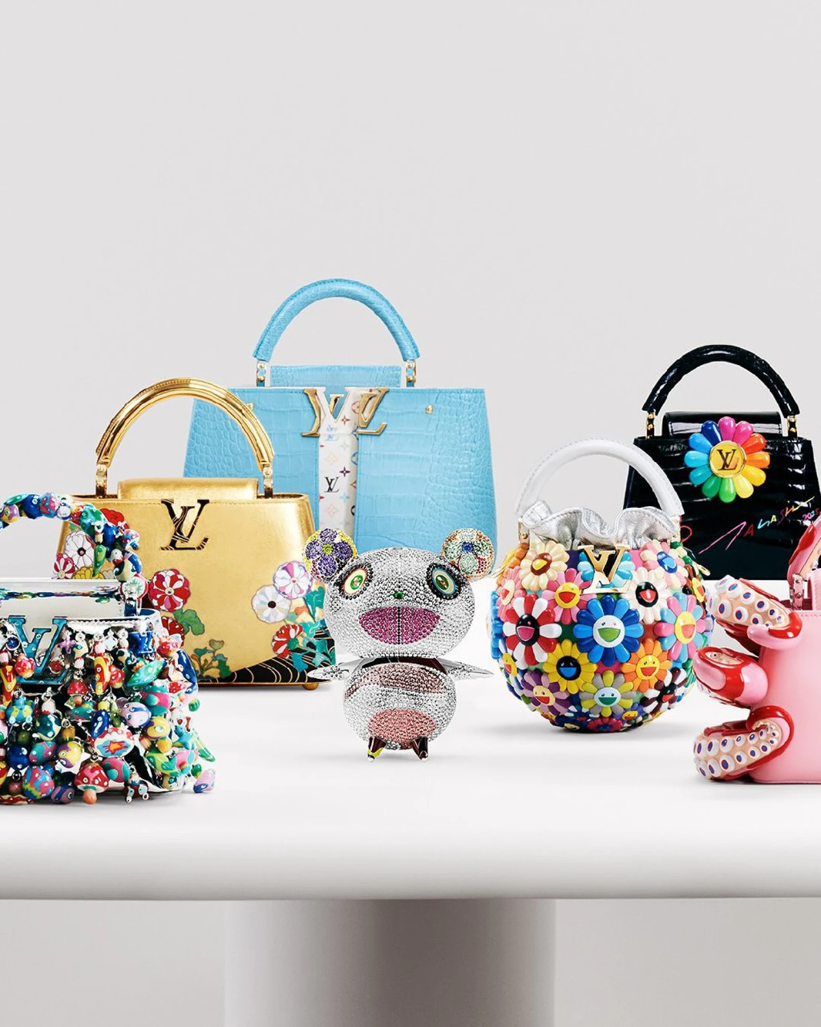 Louis Vuitton і Такасі Муракамі представили нову колекцію на ярмарці Art Basel у Парижі 