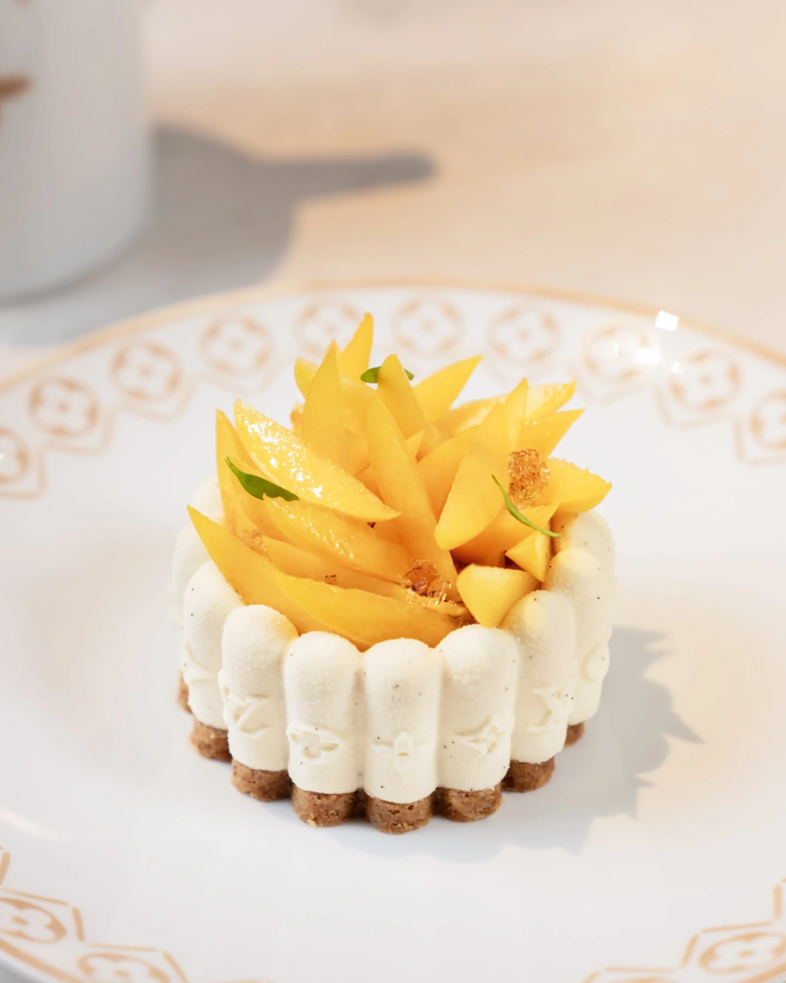 LOUIS VUITTON restaurant