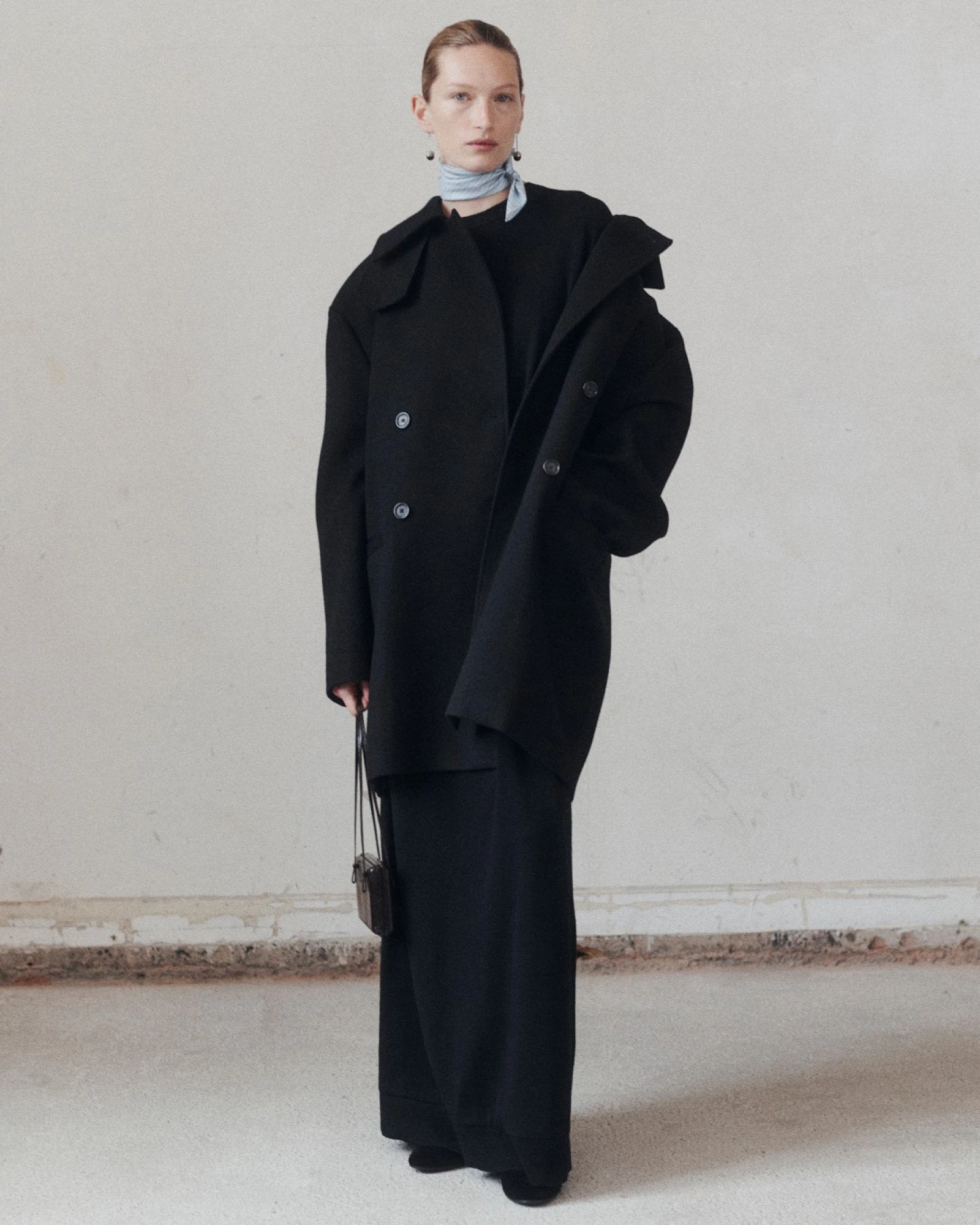 Капсульний гардероб на зиму 2025 року: пальто Toteme