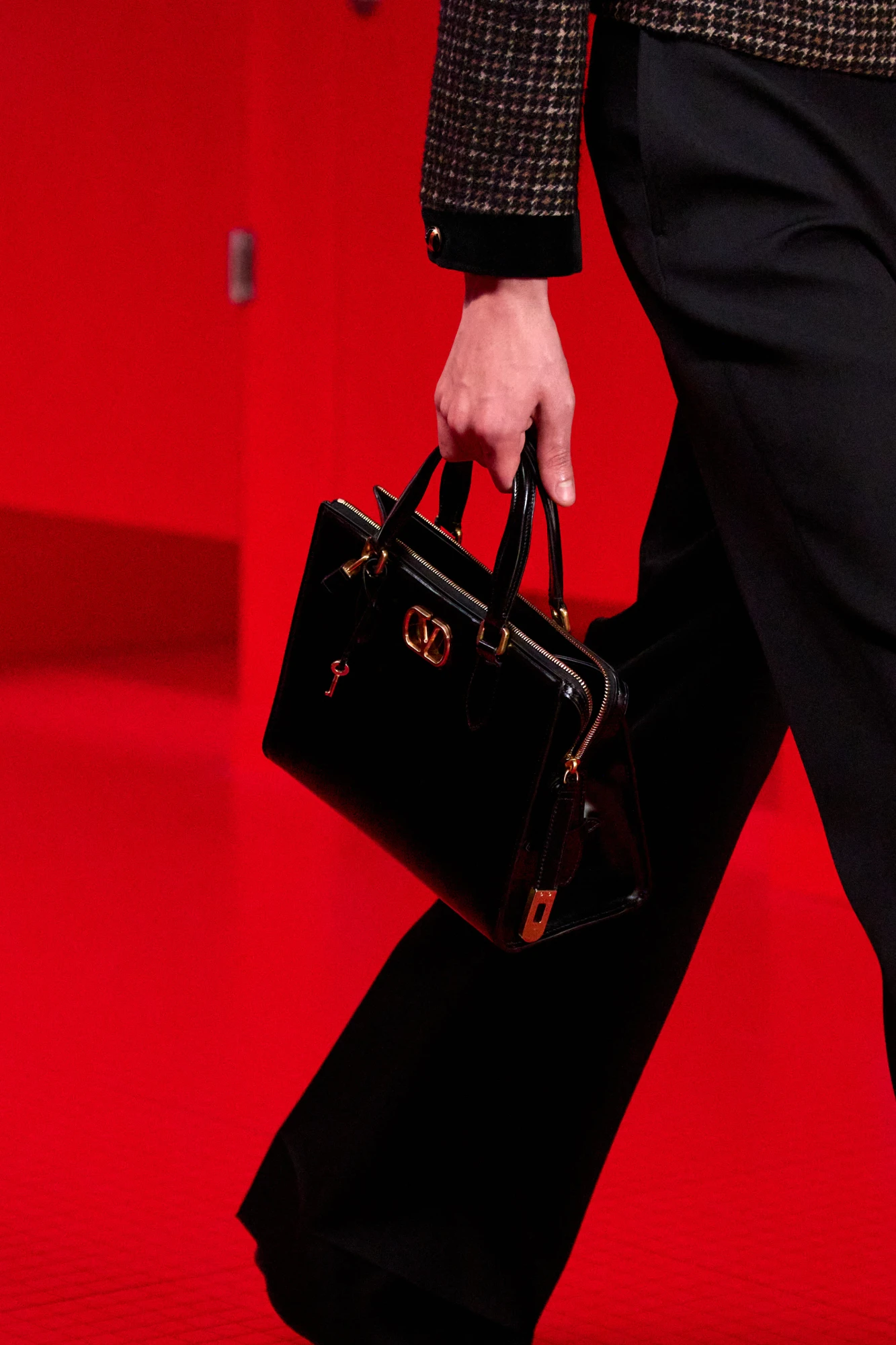 Головні тренди сумок сезону осінь-зима — 2025/26: сумка з верхньою ручкою