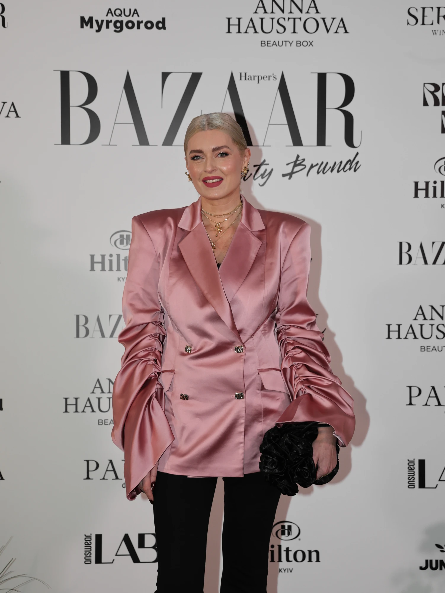 Таня Карікова