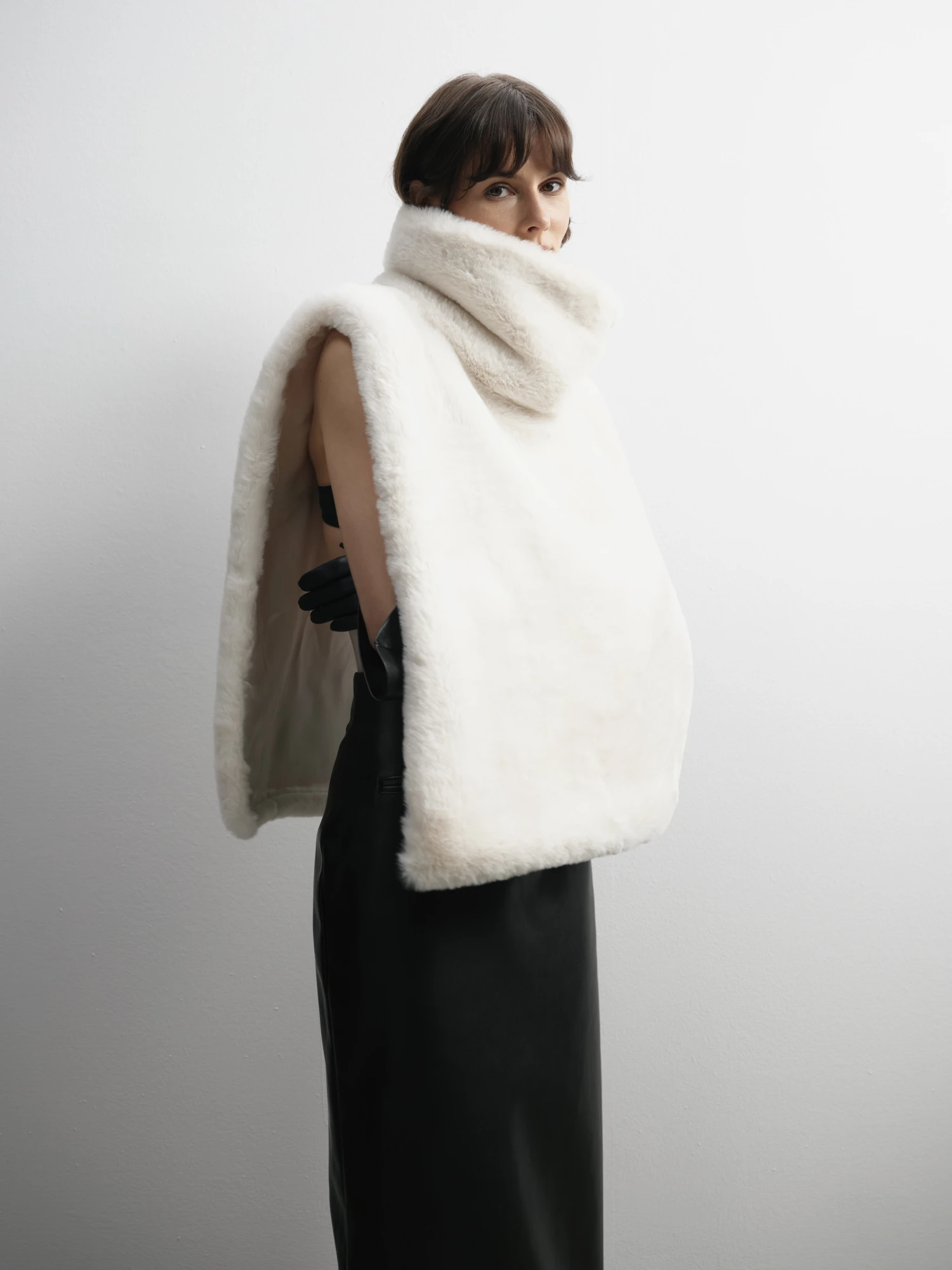 Манішка з екохутра CICI COCO