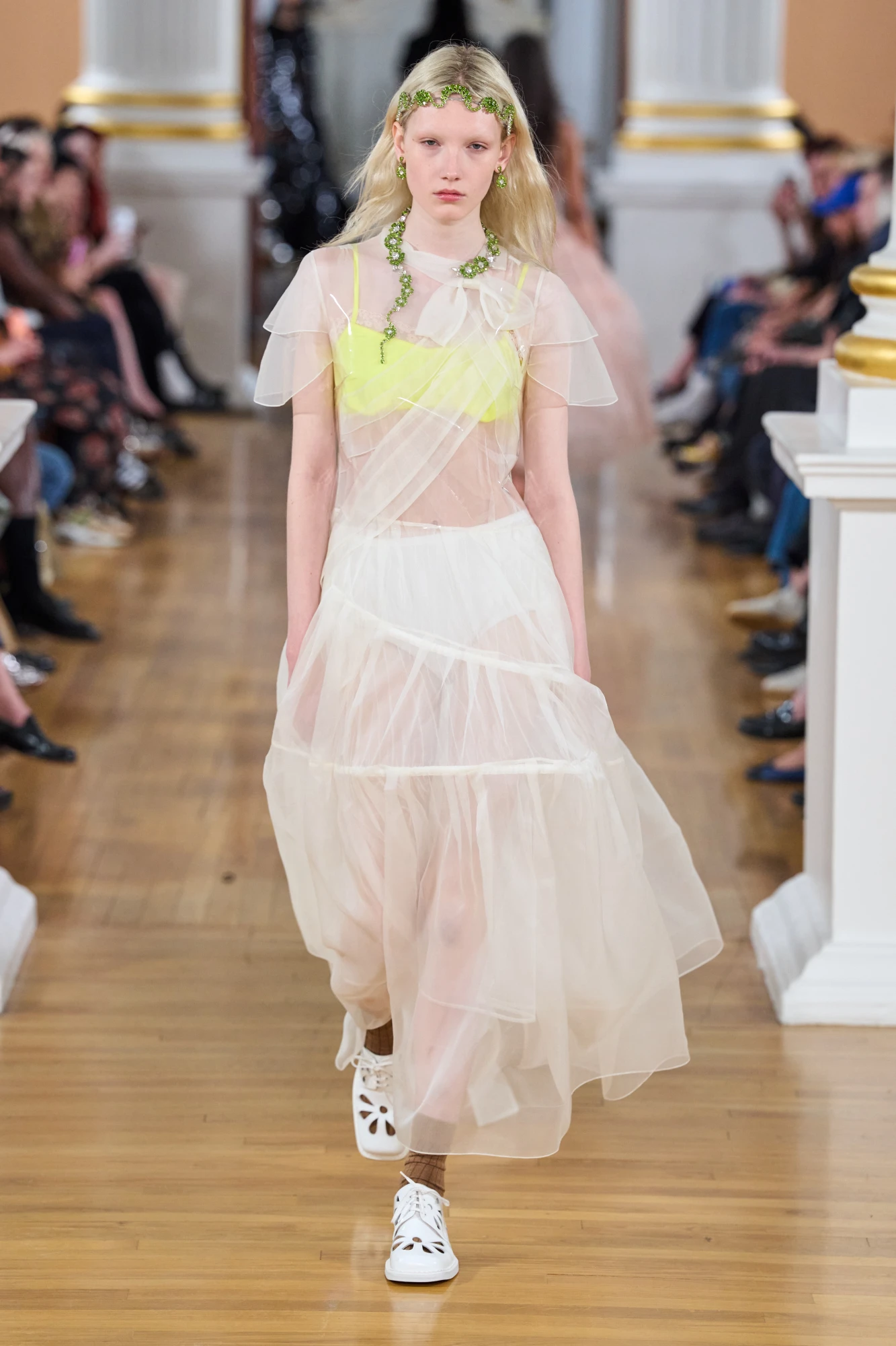 Cloud Dancer: що потрібно знати про головний колір 2026 року