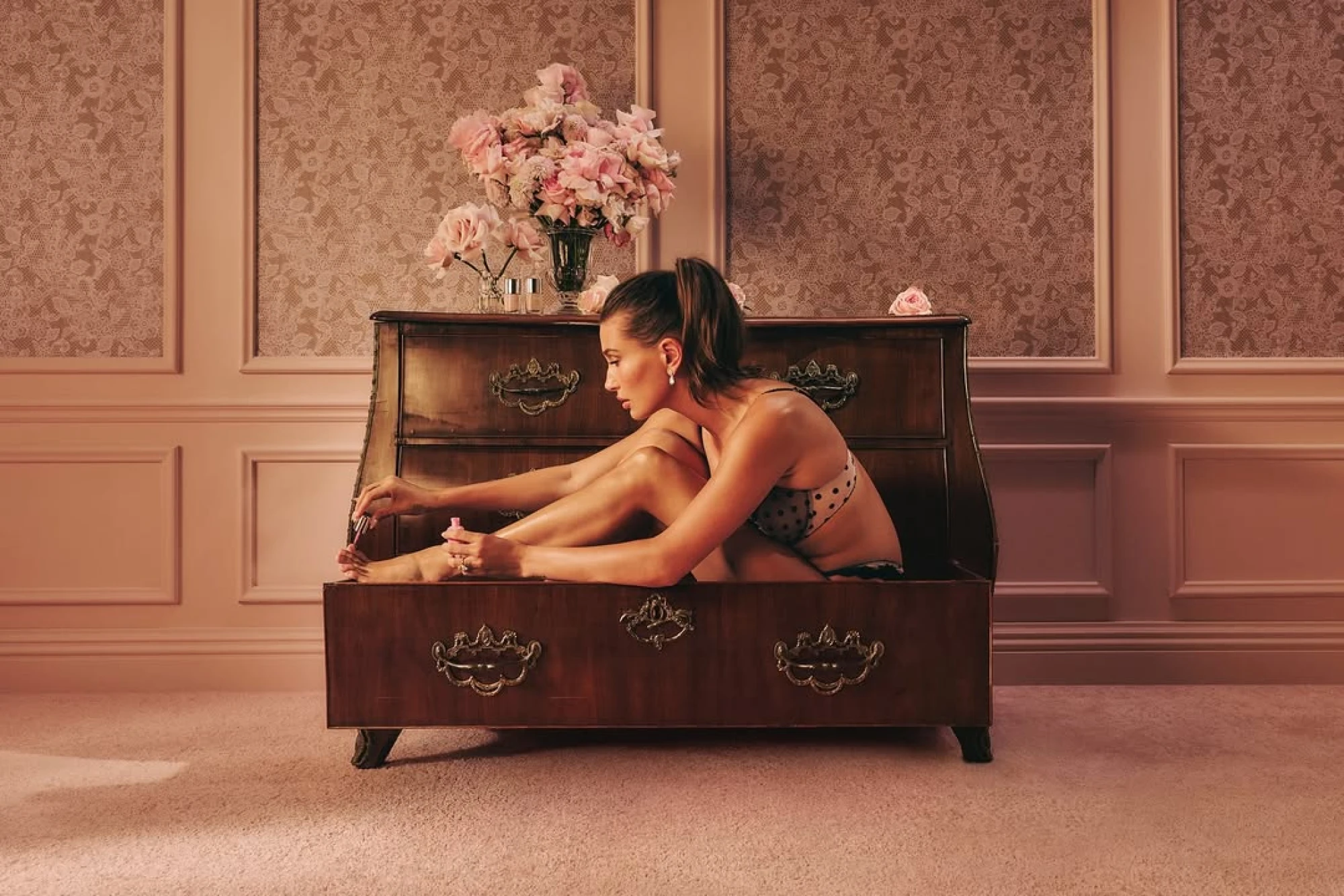 Хейлі Бібер у кампейні Victoria’s Secret до Дня святого Валентина