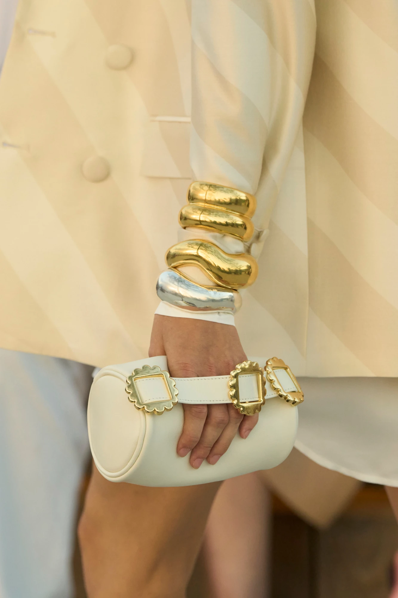 Мікс металів: чому всі поєднують золоті прикраси зі срібними 