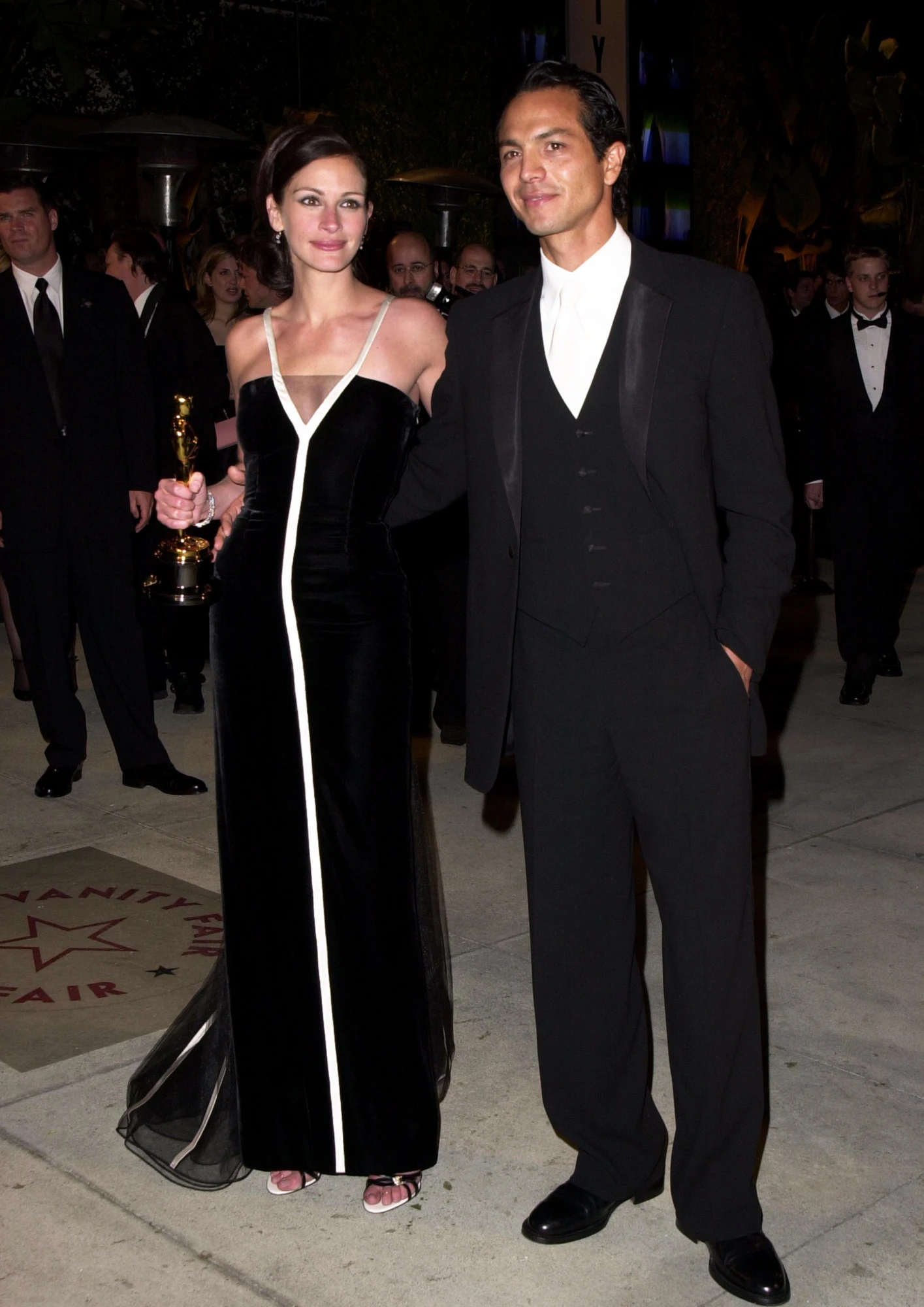 Джулія Робертс у сукні Valentino отримує «Оскар» у 2001 році