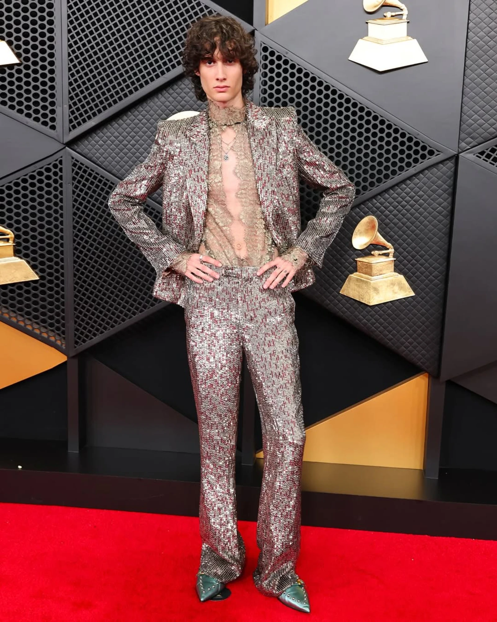Sombr у Valentino на церемонії «Ґреммі-2026»