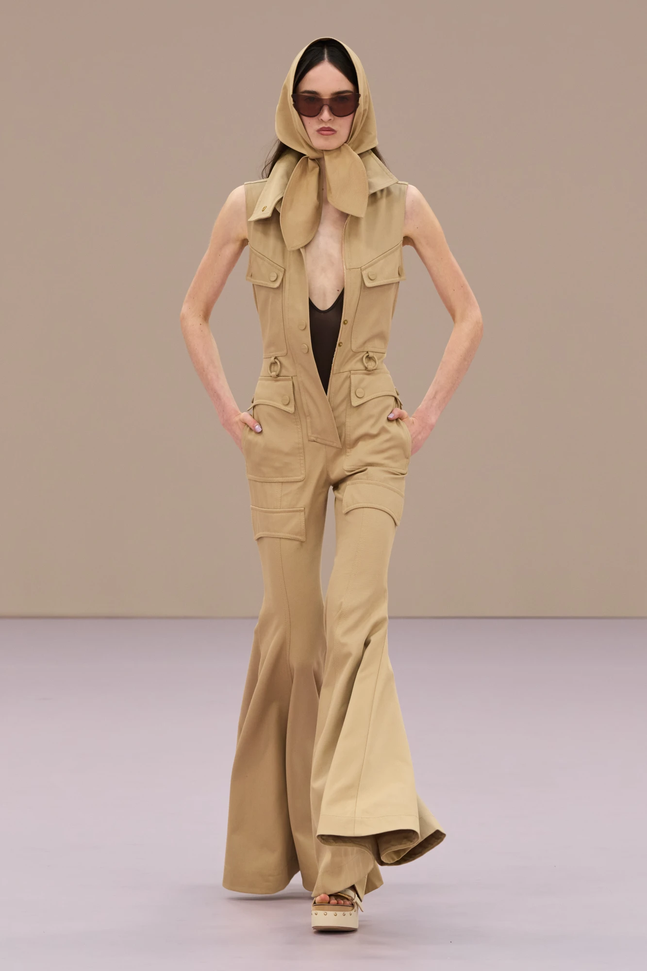 Головні тренди сезону весна-літо — 2026: хустка