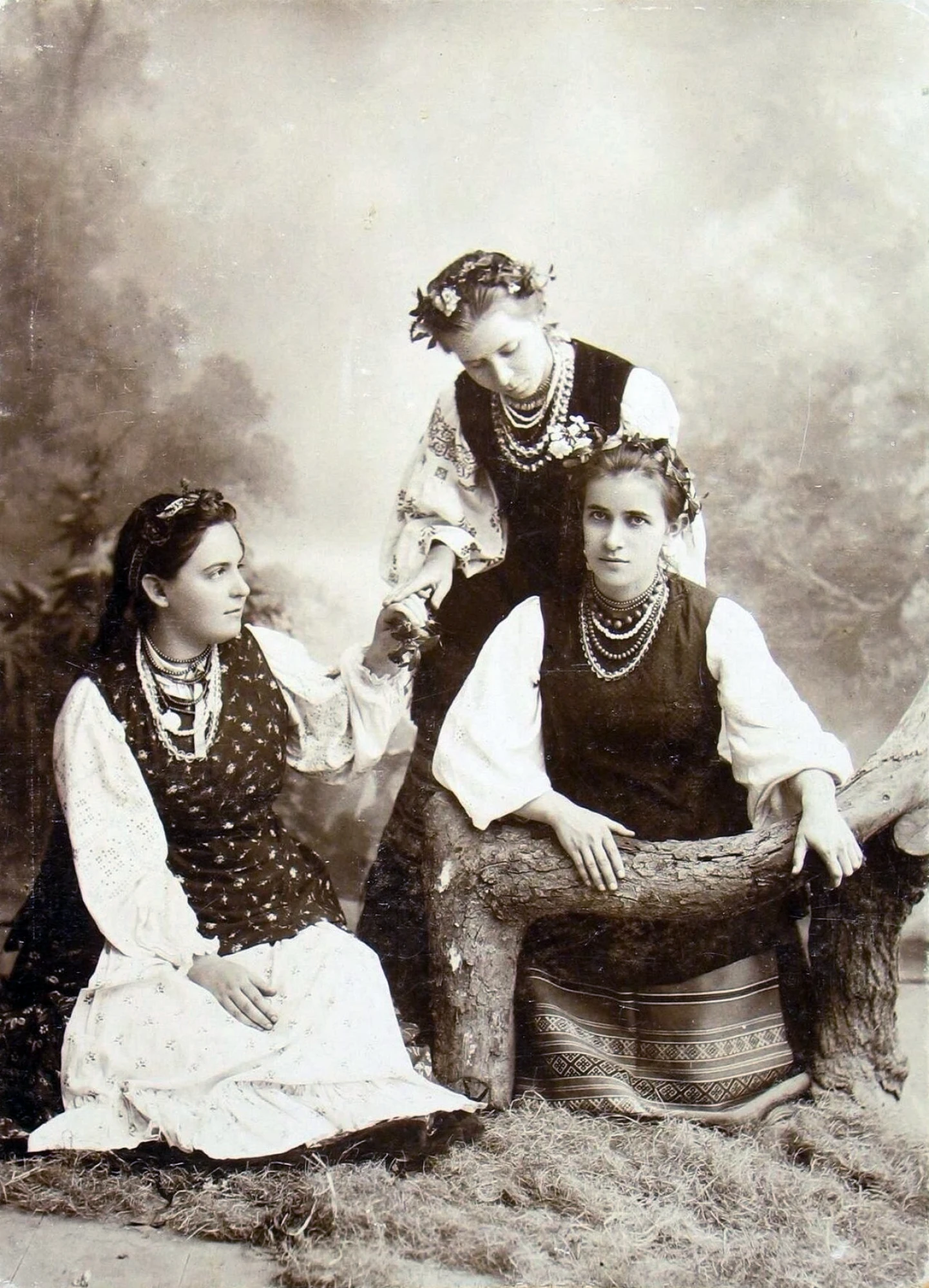 Традиційні українські прикраси, які носила Леся Українка