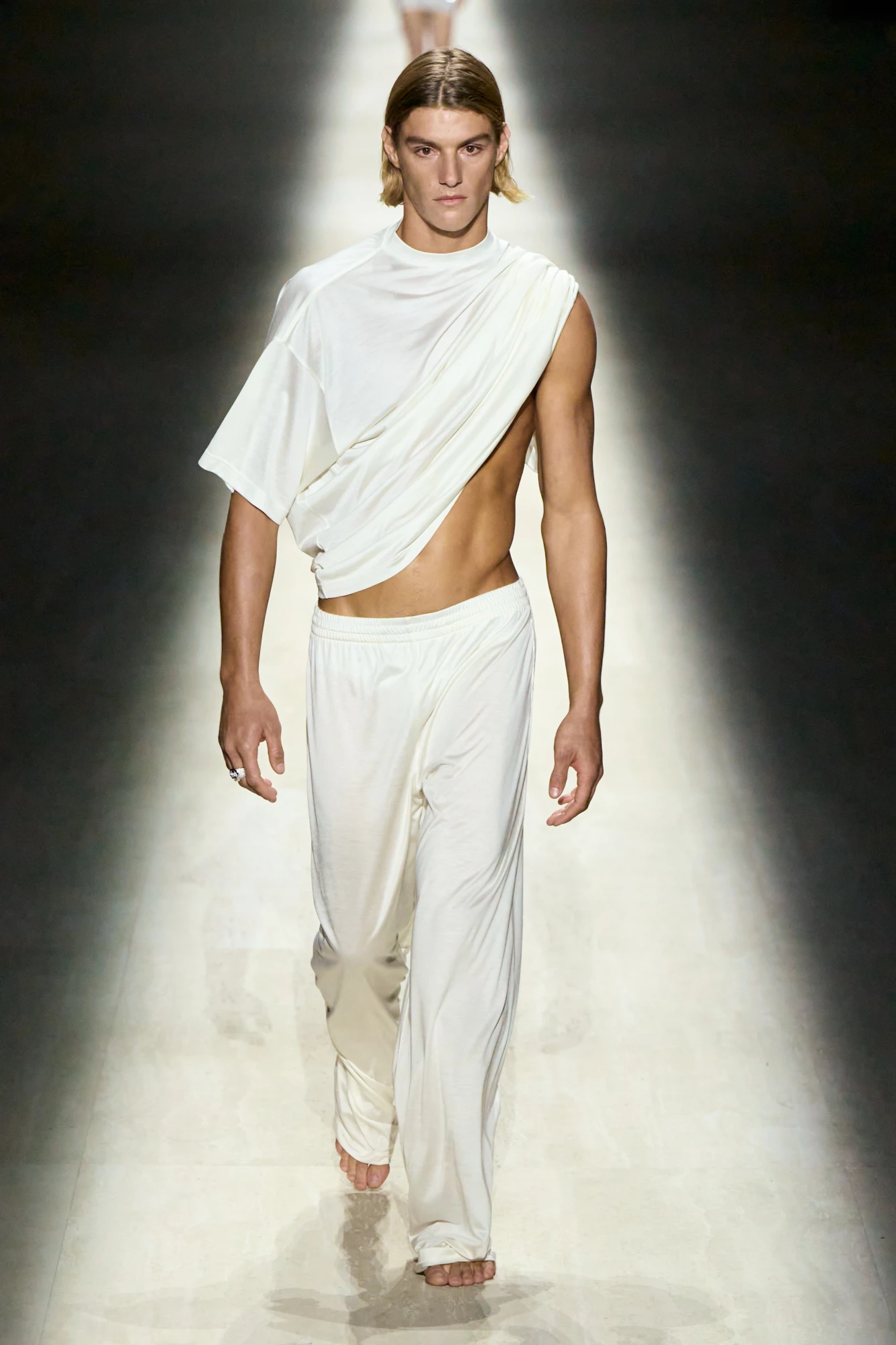 Подіумний дебют Демни для Gucci з колекцією осінь-зима — 2026/27